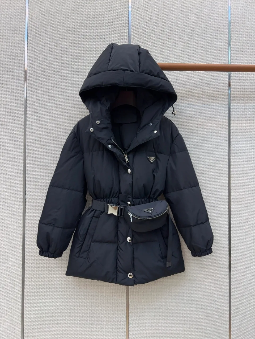Куртки И Пуховики Женские Prada 17984608