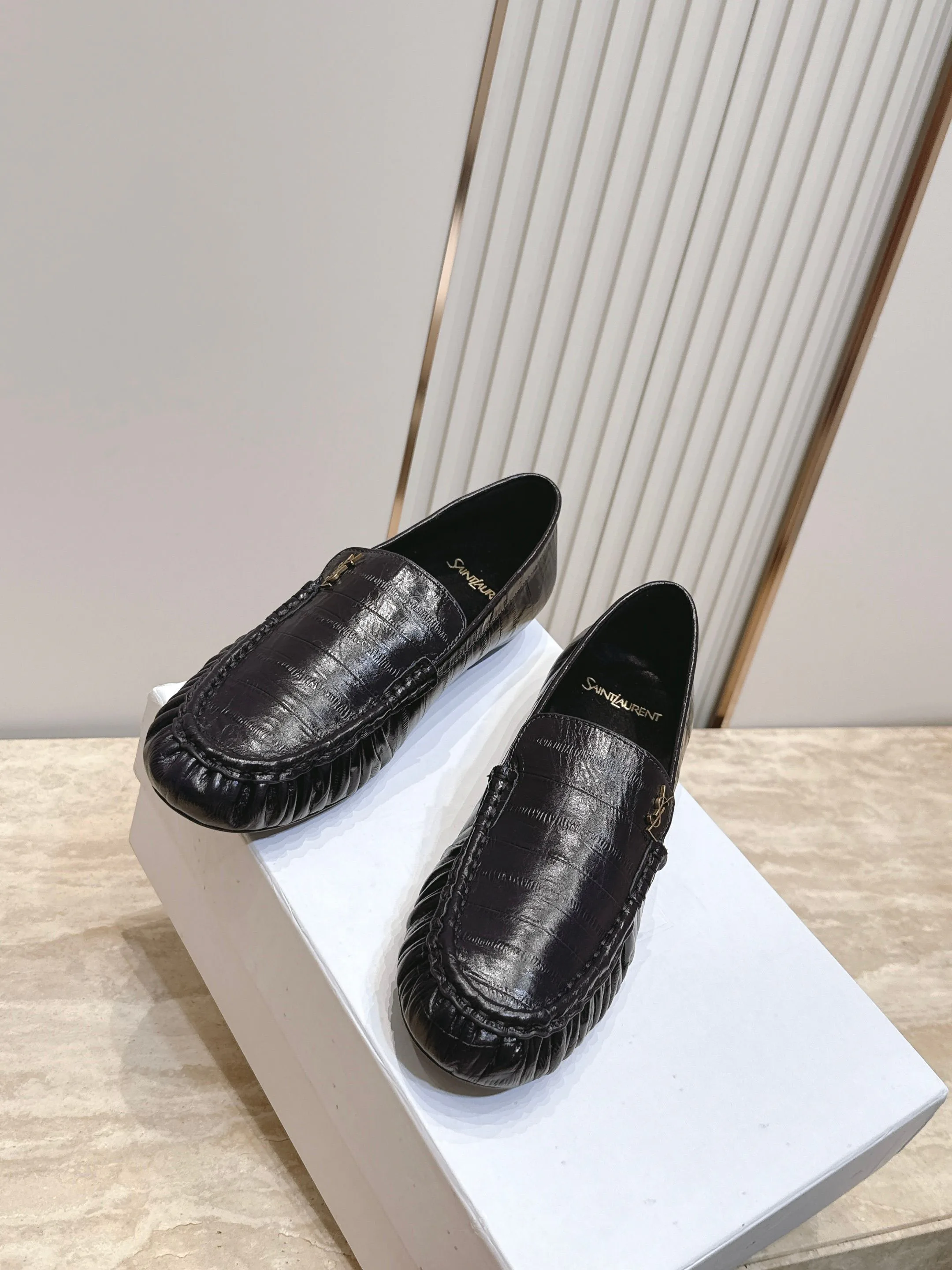 Лоферы И Мокасины Женские Saint Laurent 17701325
