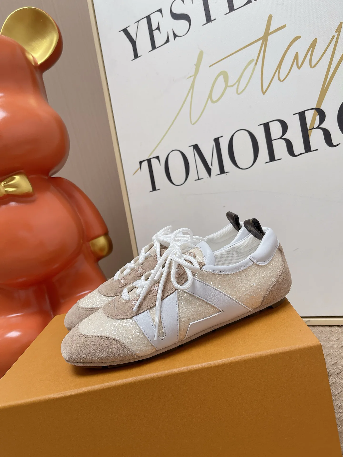Кроссовки Женские Louis Vuitton 17449406