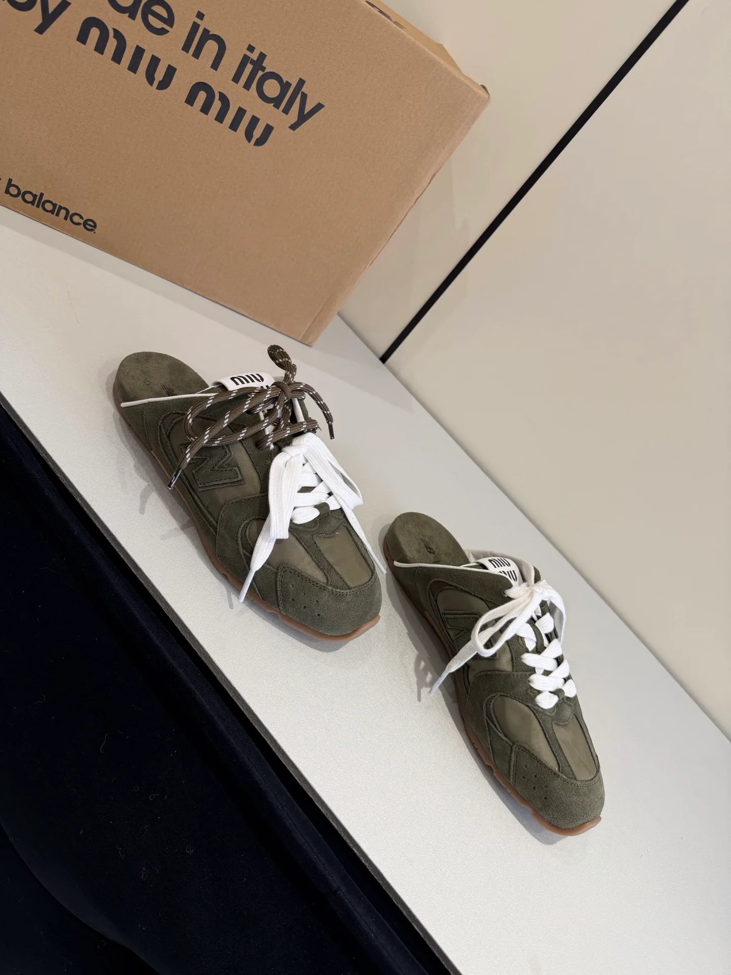 Кроссовки Женские Miu Miu 17977140