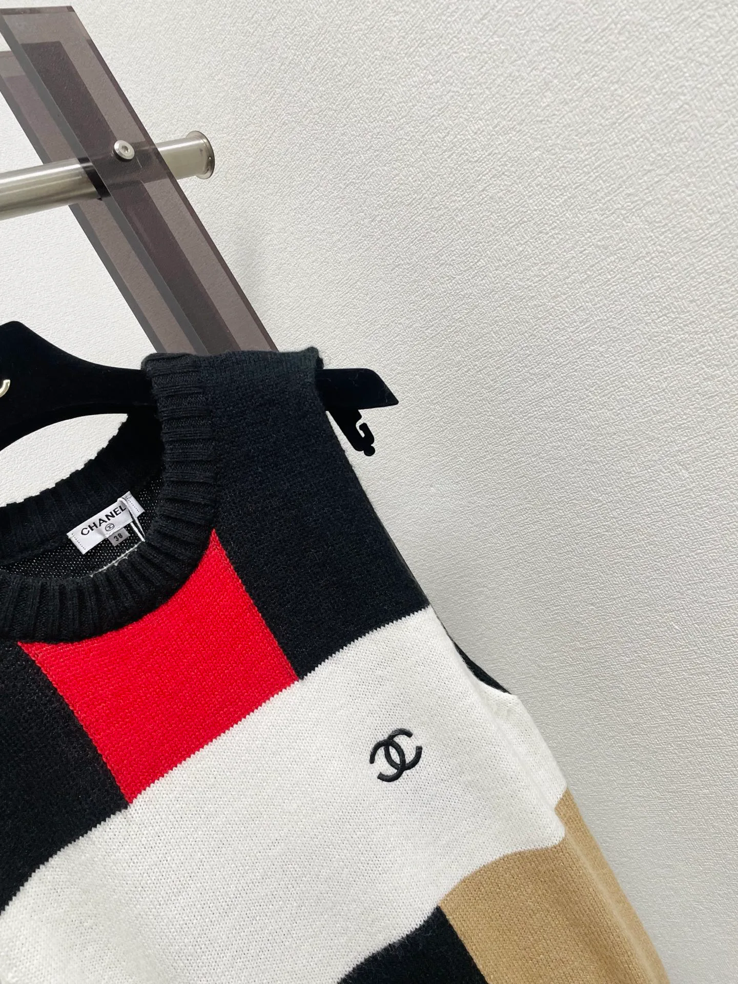 Жилеты Женские Chanel 18138622