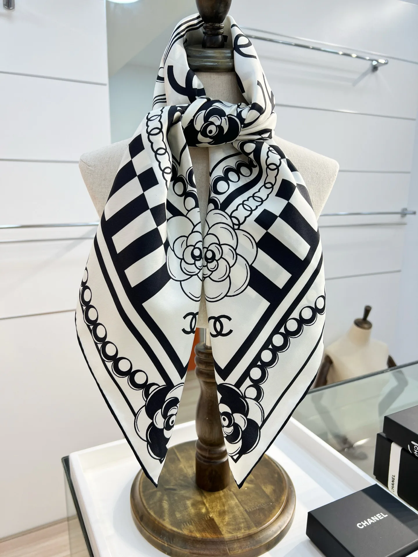 Шарфы Chanel 523827