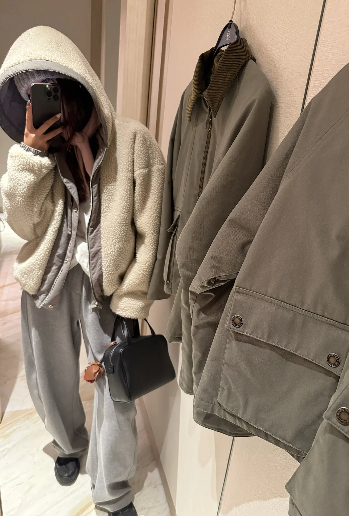 Куртки И Пуховики Женские Canada Goose 5392202