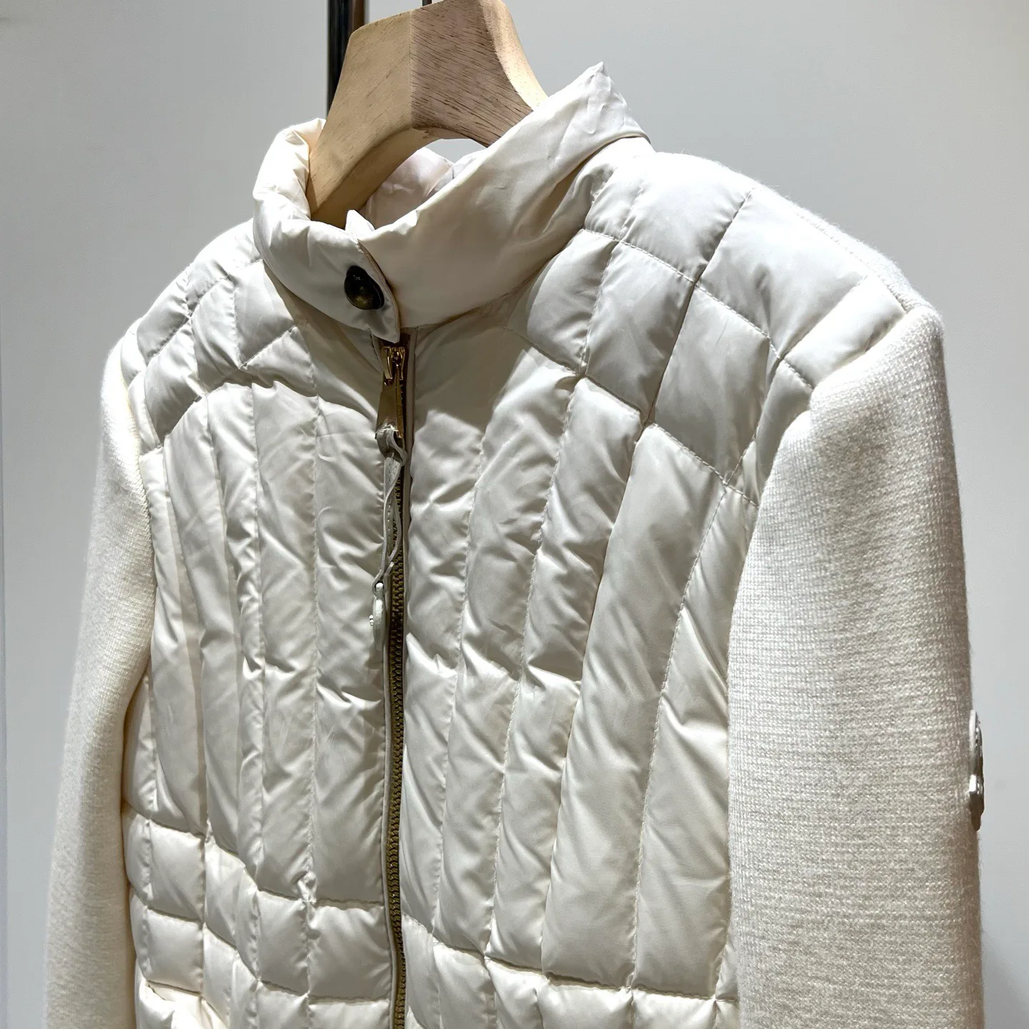 Куртки И Пуховики Женские Moncler 18106076