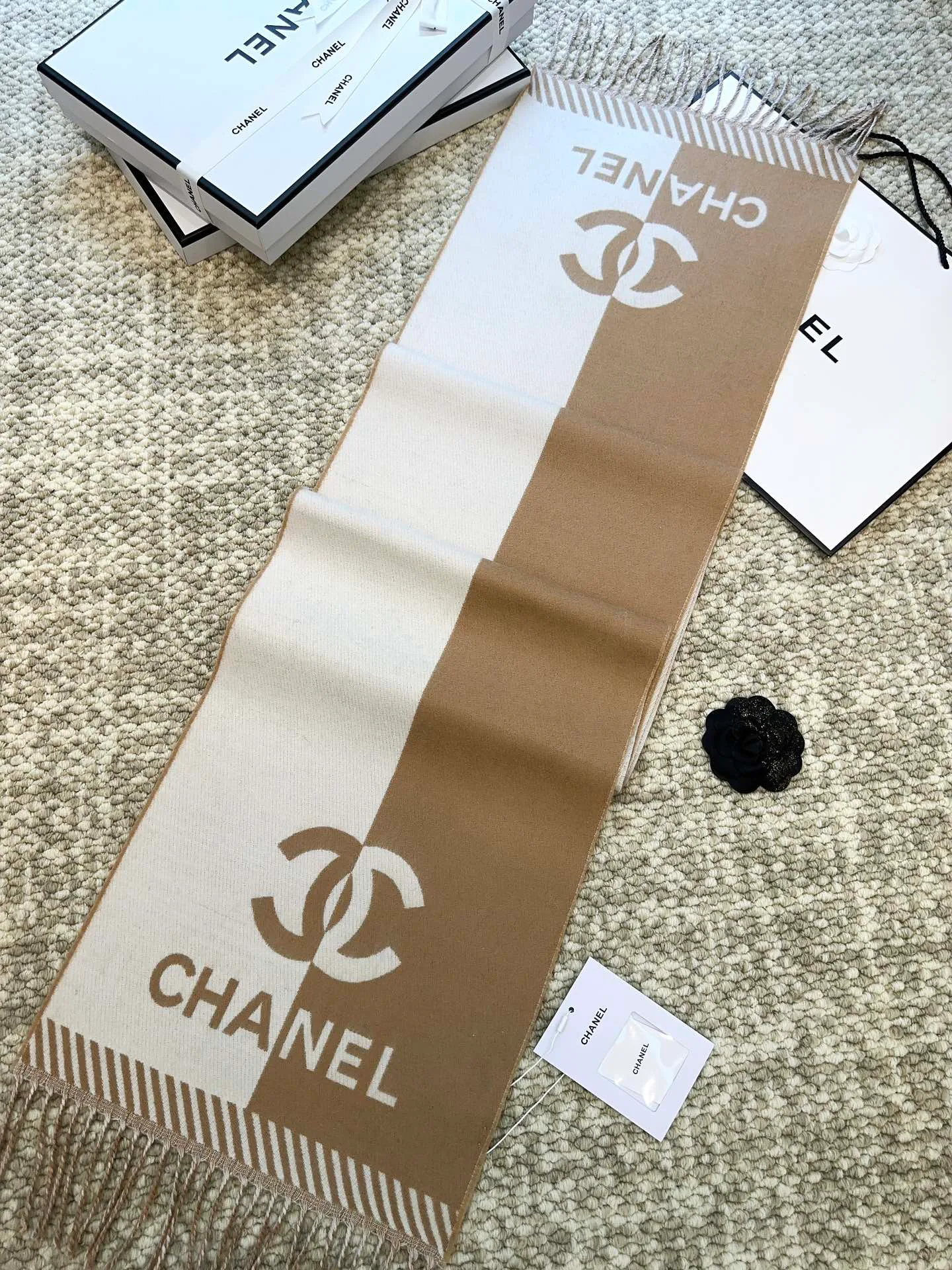 Шарфы Chanel 18627408
