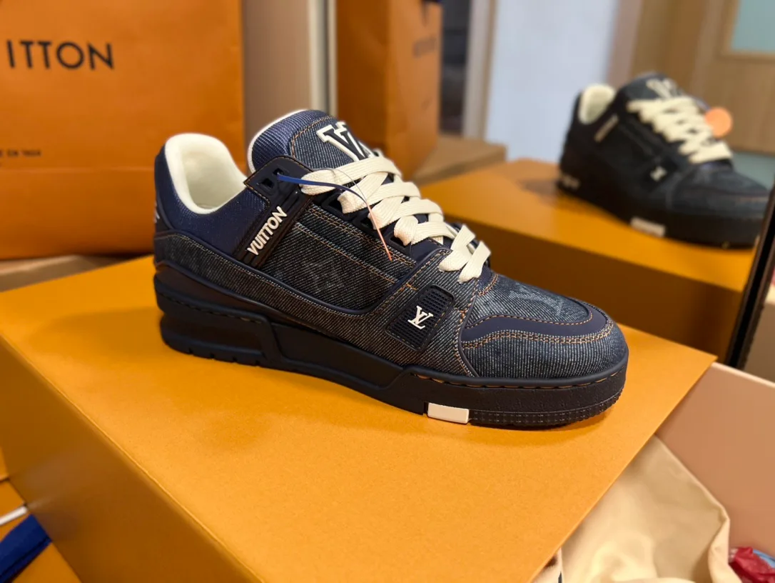 Кроссовки Женские Louis Vuitton 1880933