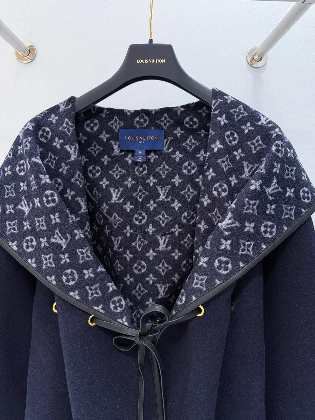 Пальто Женские Louis Vuitton 19082086