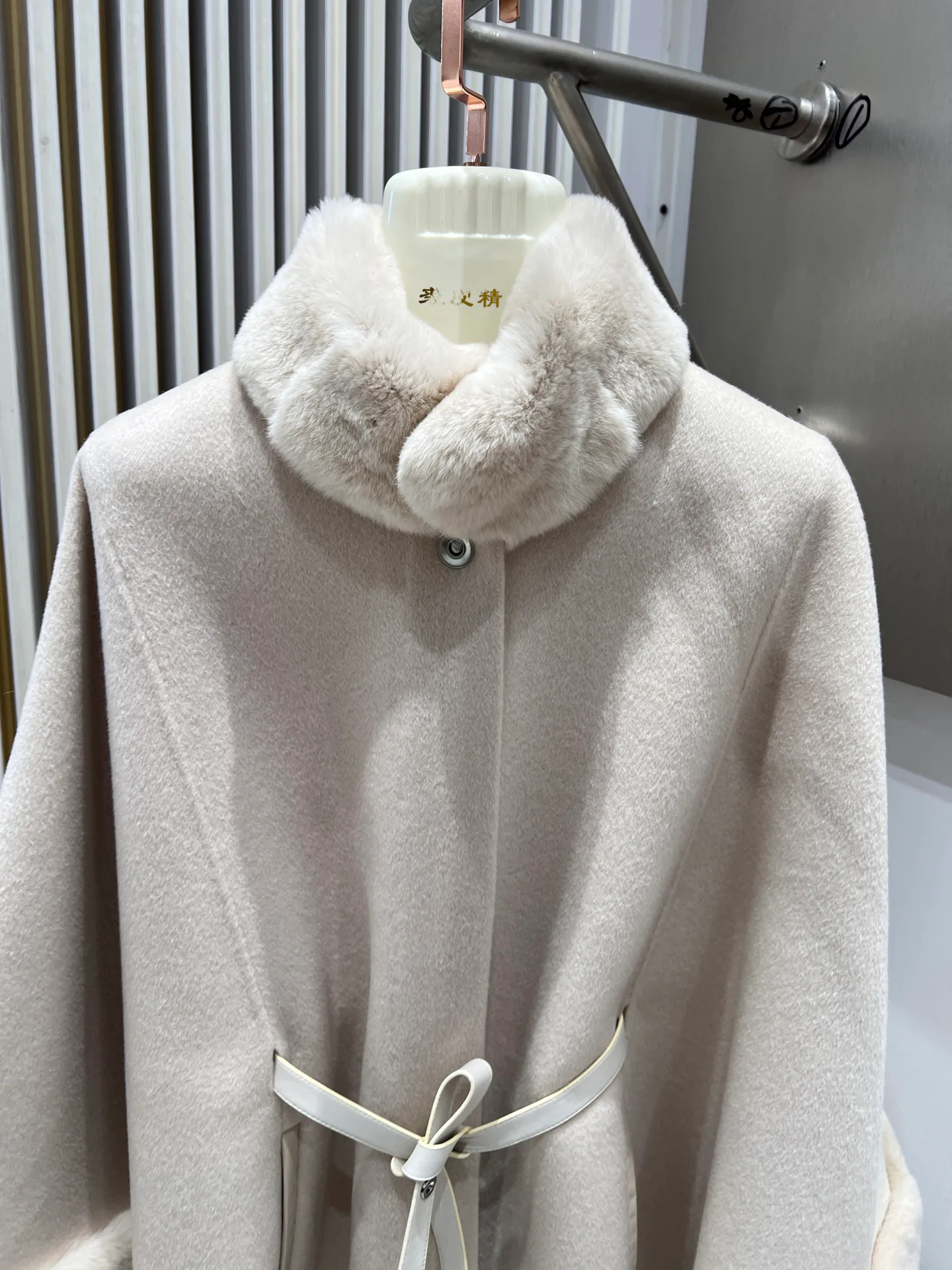 Пальто Женские Loro Piana 18513163