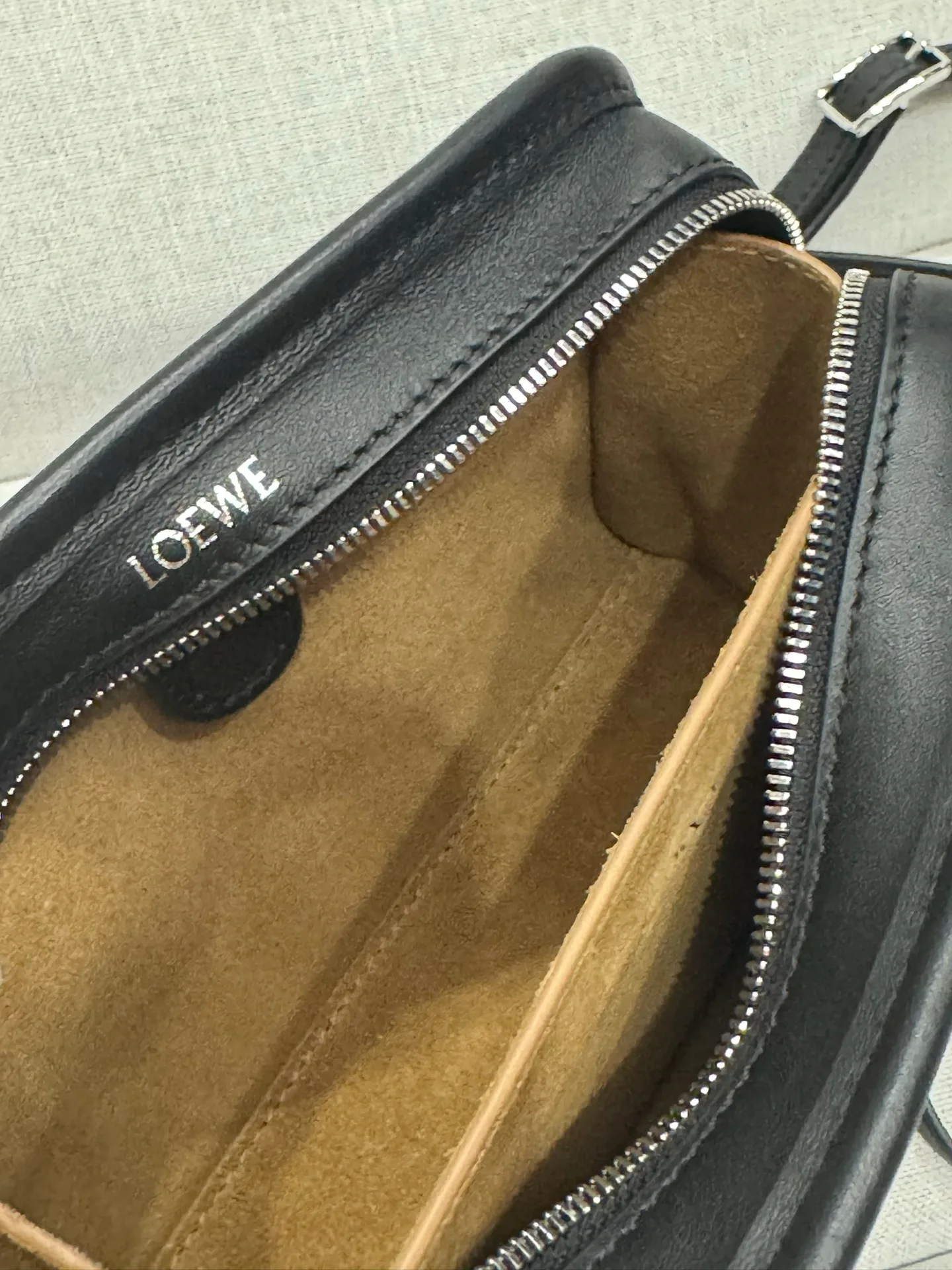 Классические Сумки Женские Loewe 18231887