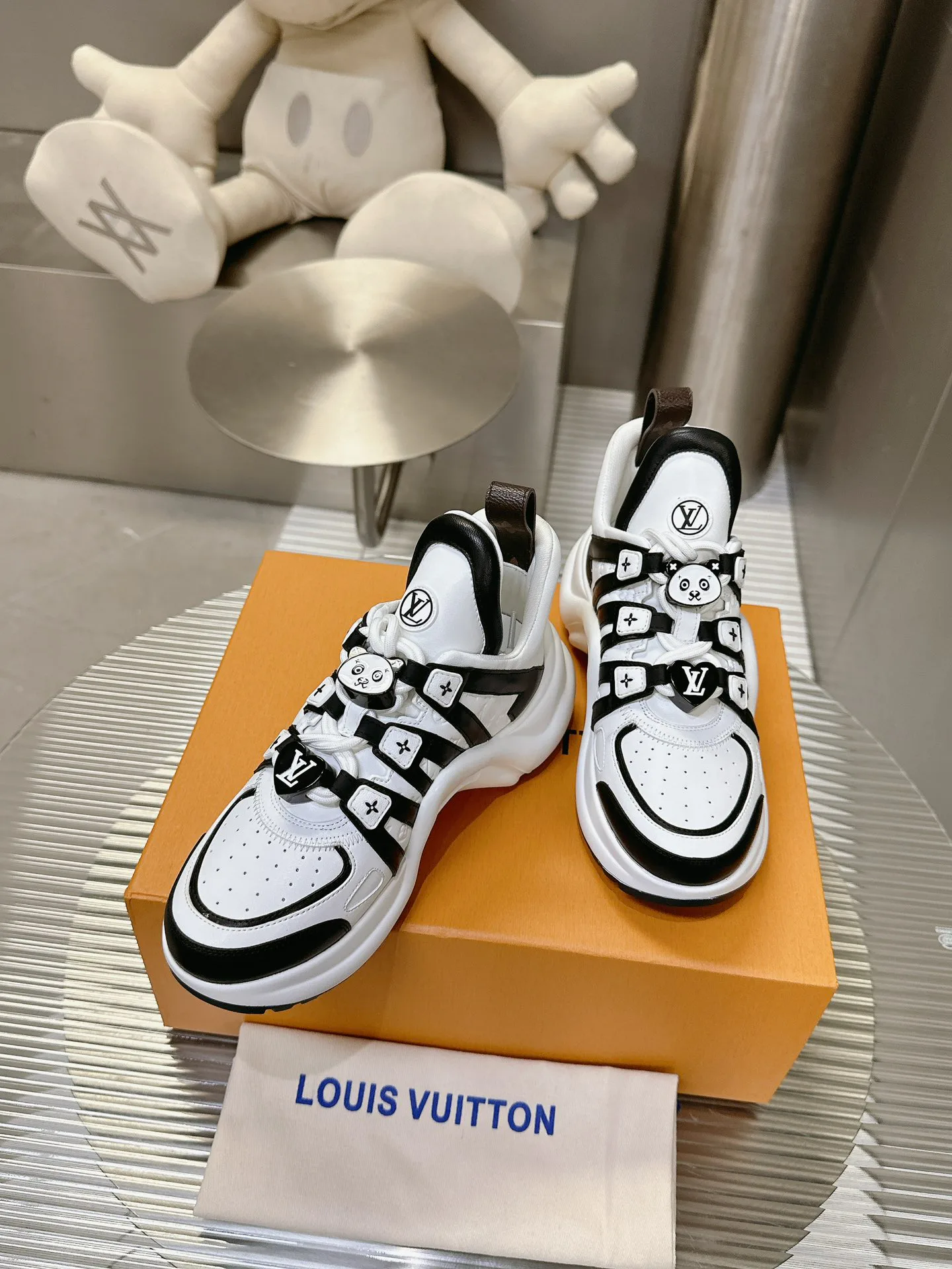 Кроссовки Женские Louis Vuitton 10273362