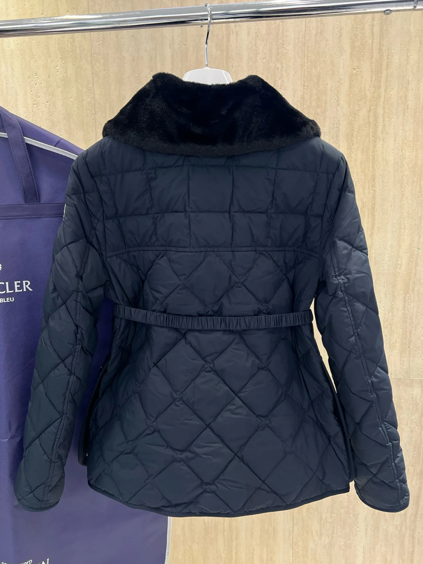 Куртки И Пуховики Мужские Moncler 18231456
