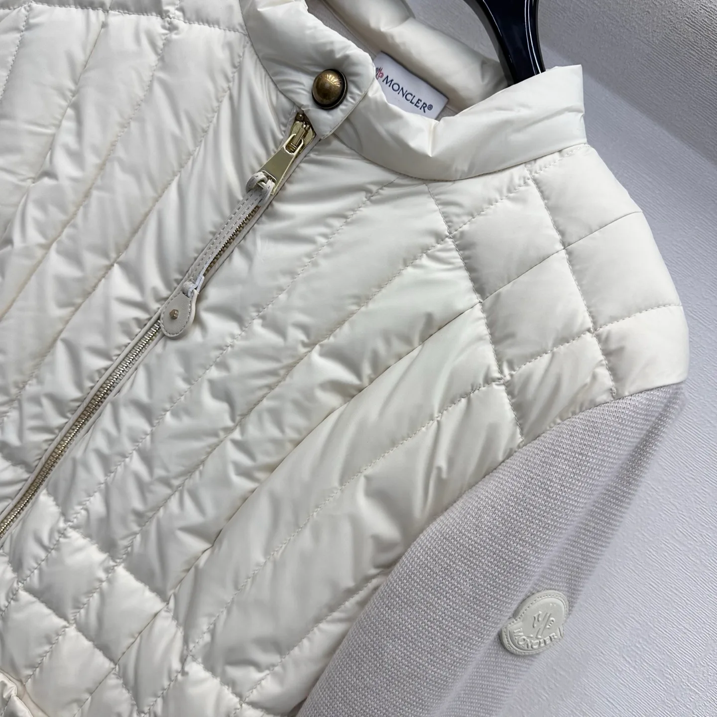 Куртки И Пуховики Женские Moncler 17897683