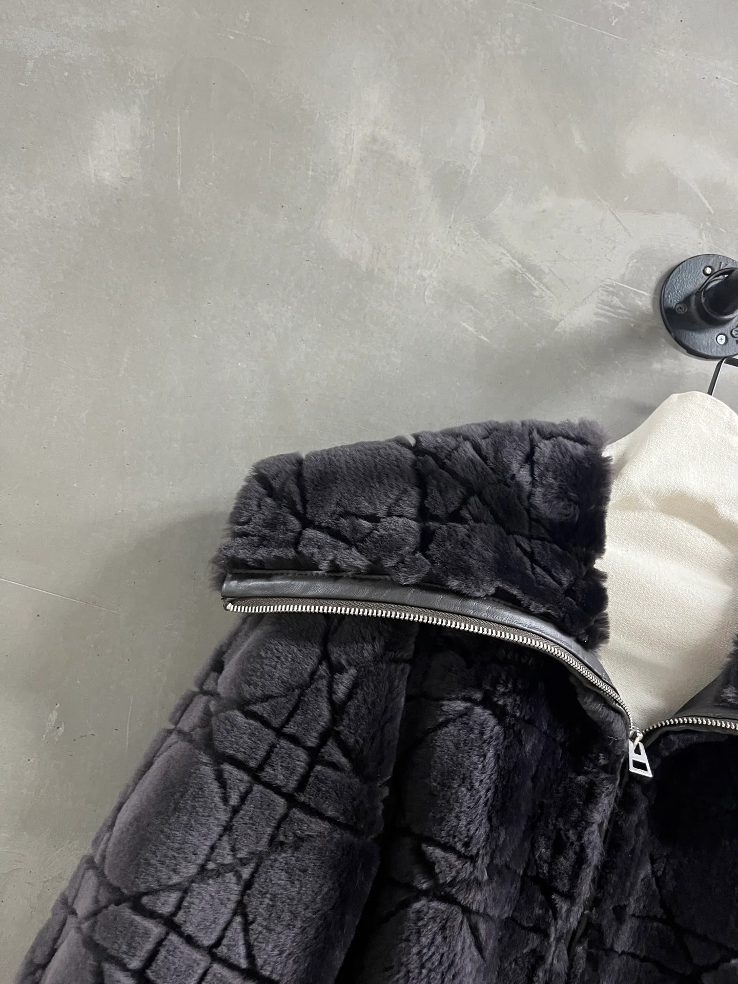 Кожаные Куртки И Дублёнки Женские Christian Dior 783402