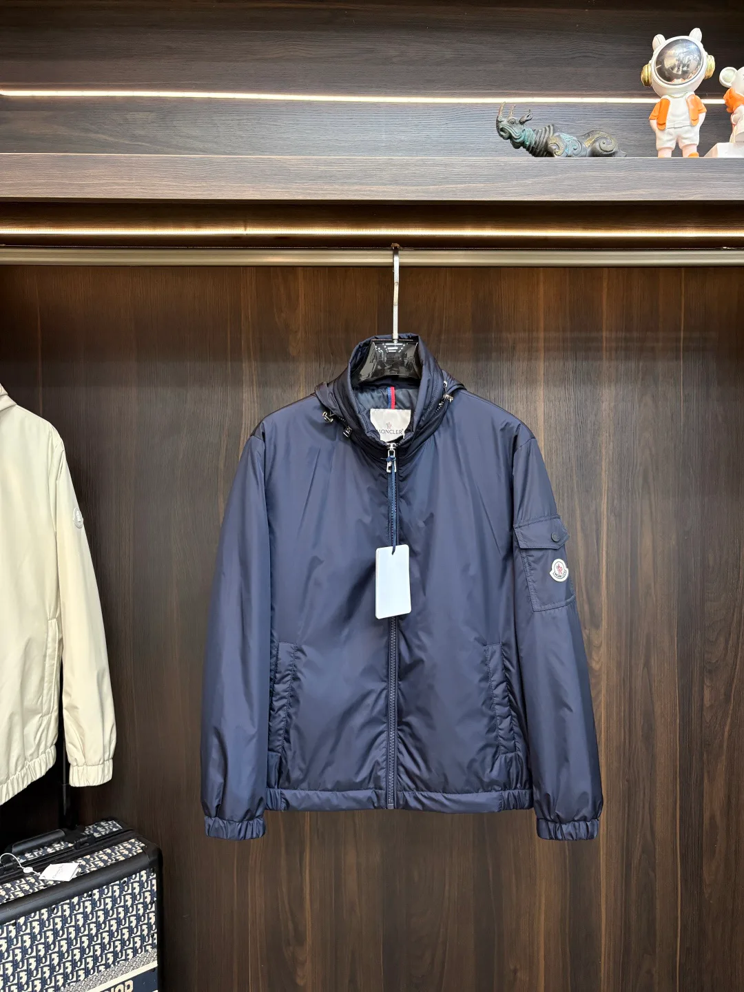 Куртки И Пуховики Женские Moncler 18157286
