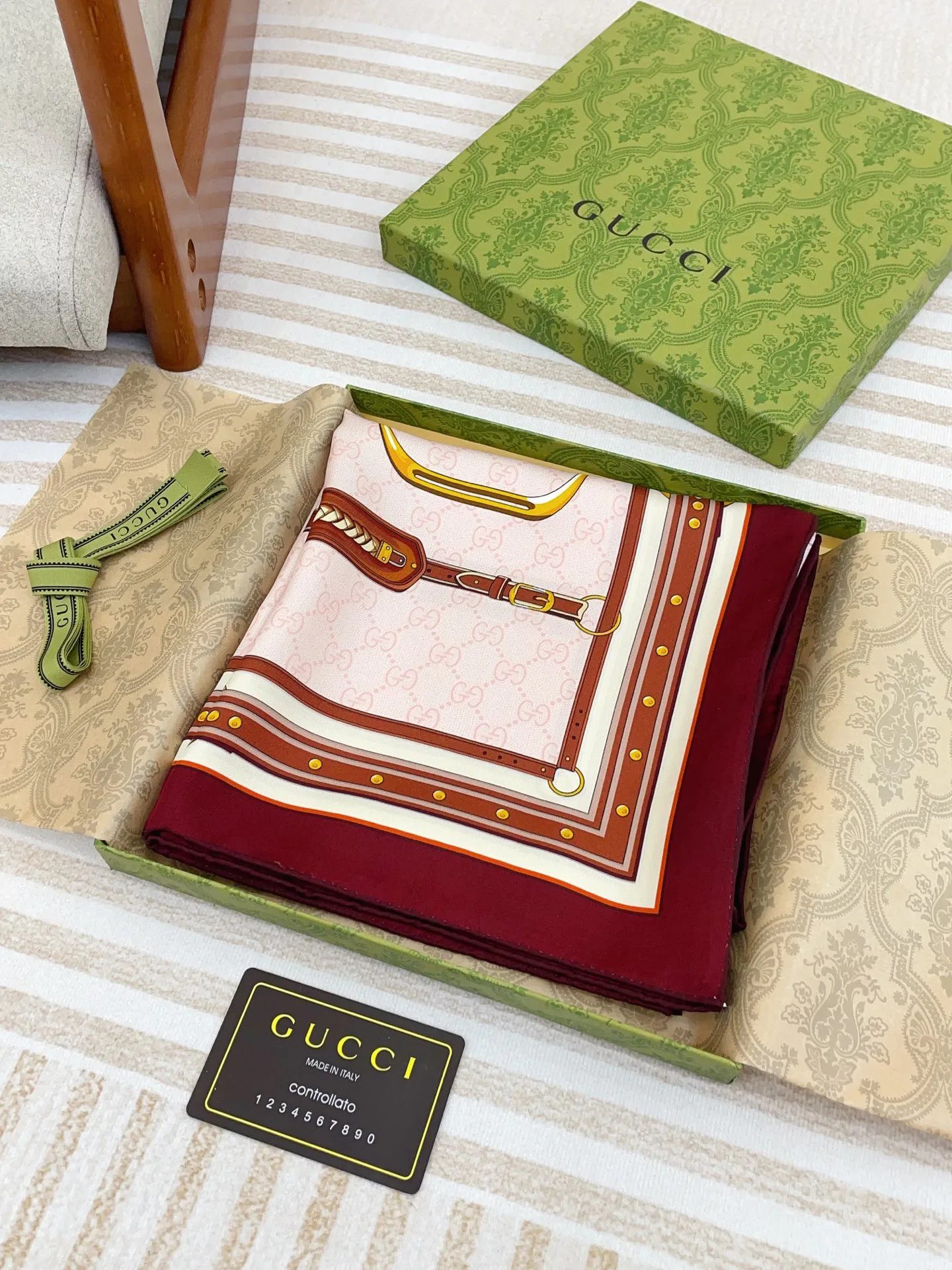 Шарфы Gucci 10190