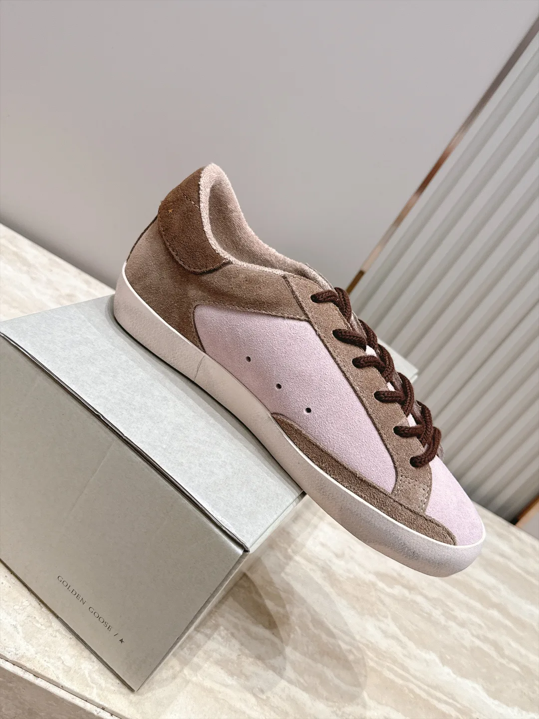 Кроссовки Женские Golden Goose 17963442