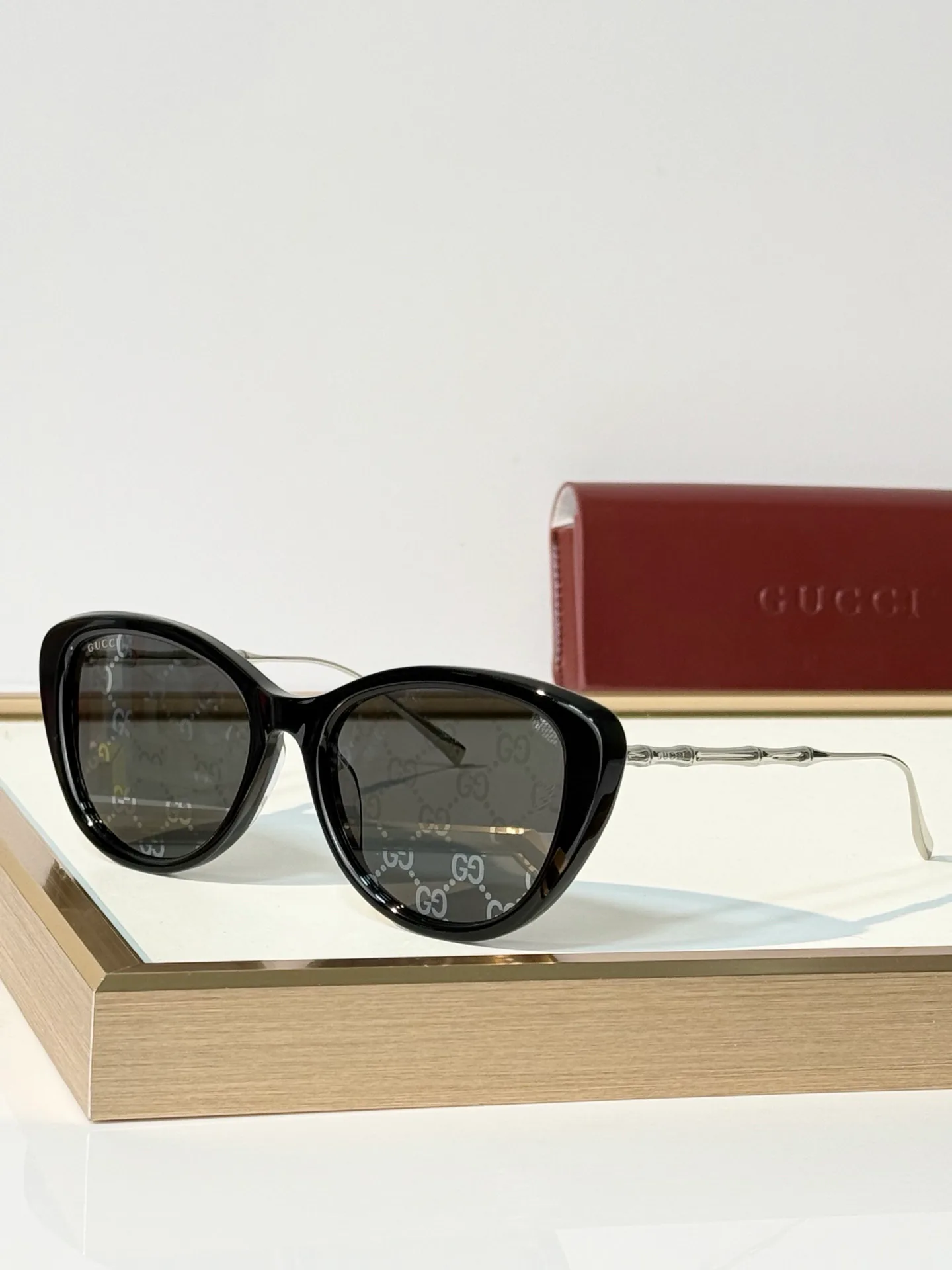 Очки Gucci 18602847
