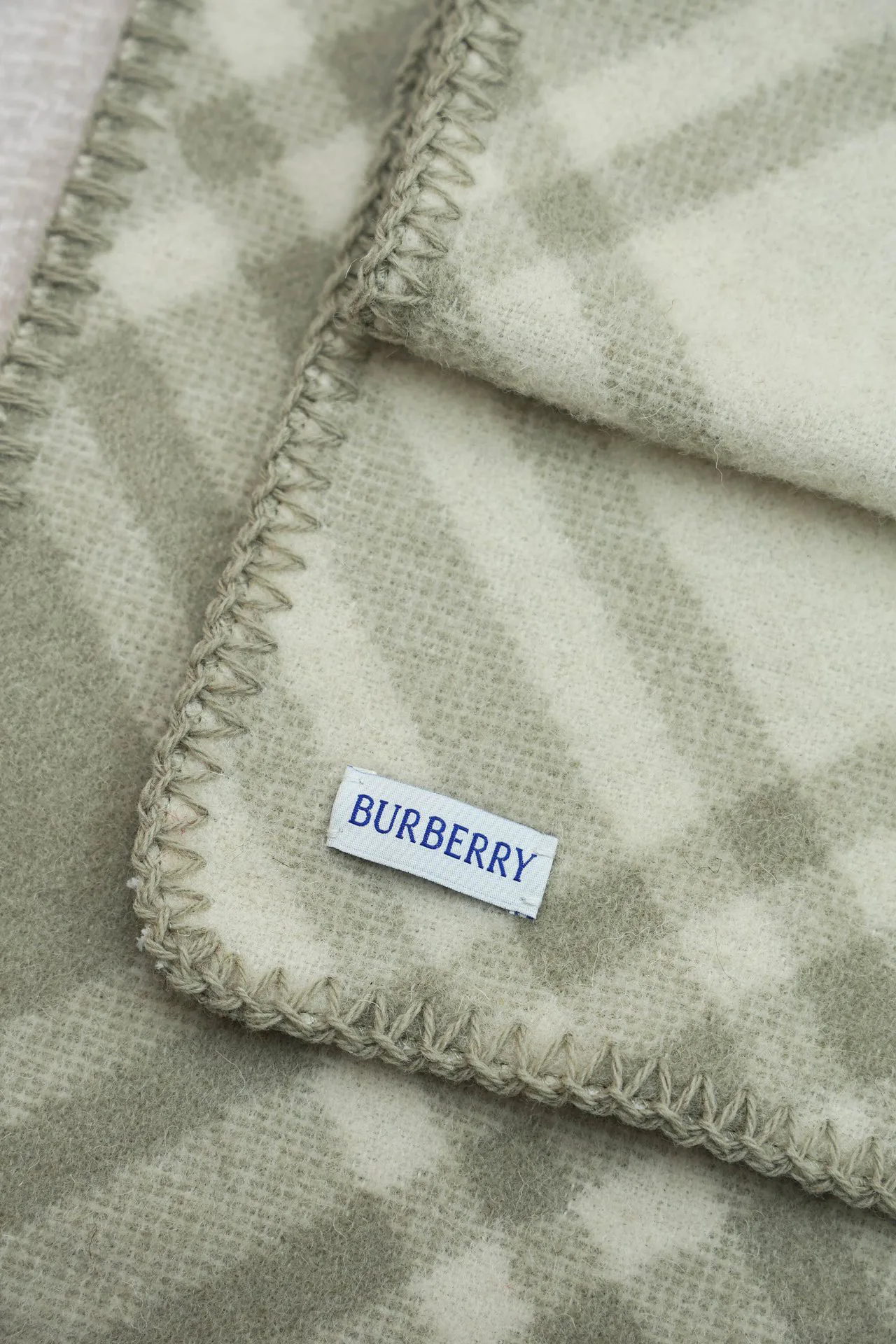 Шарфы Burberry 1674482