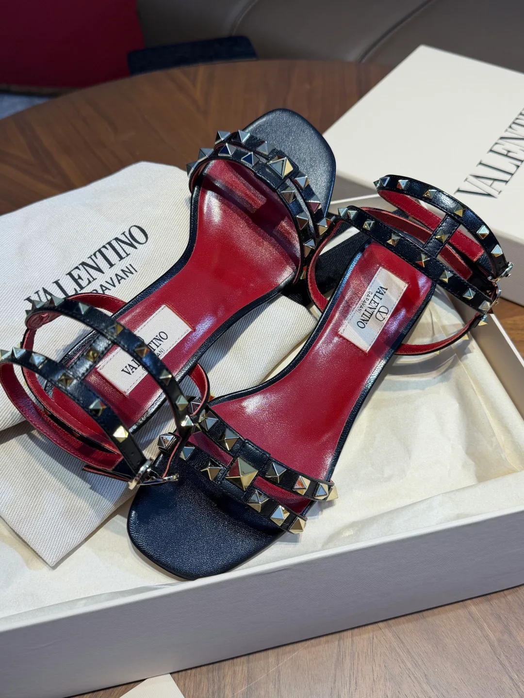 Босоножки Женские Valentino 19306989