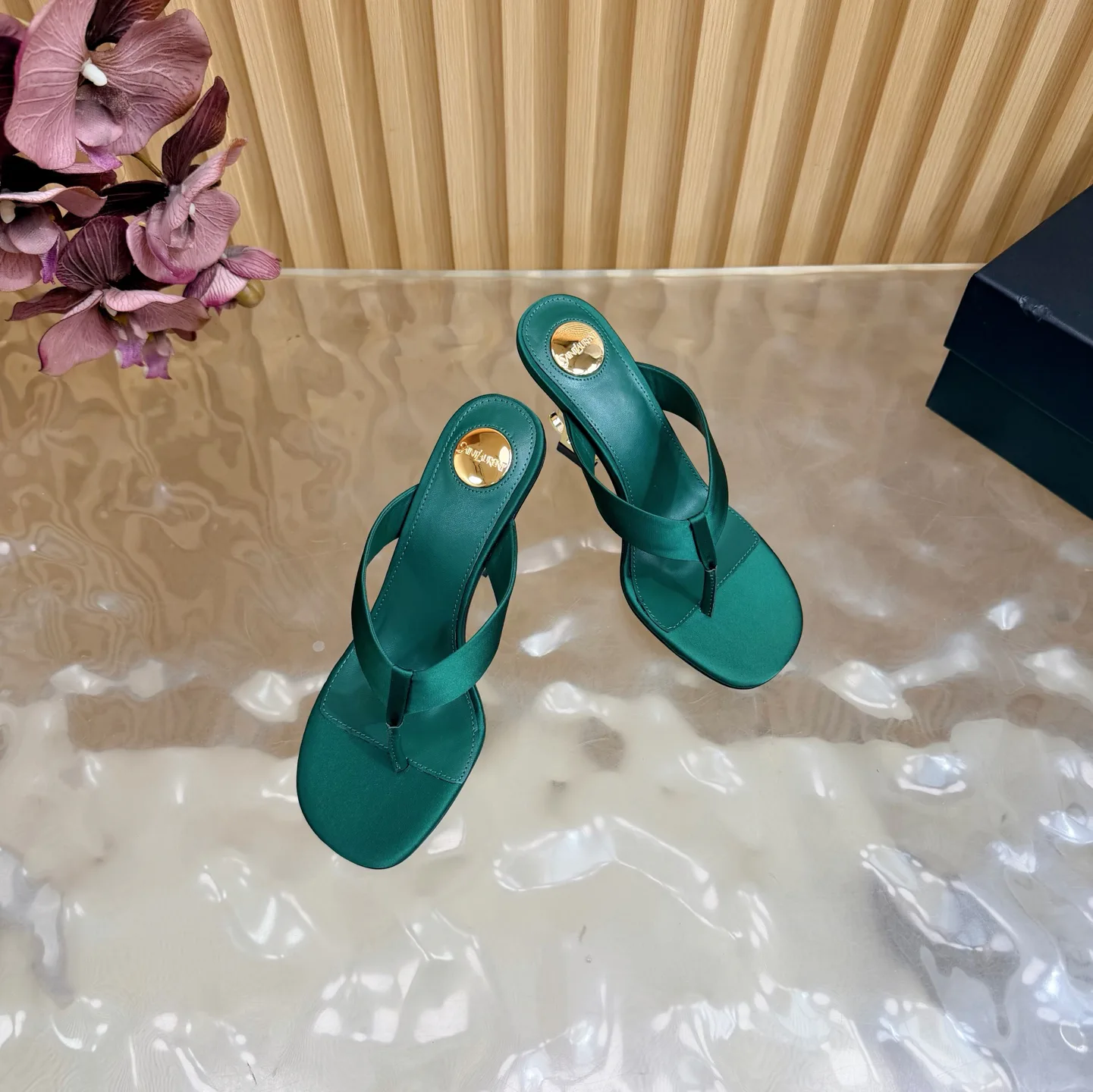 Шлепанцы Женские Saint Laurent 11660260