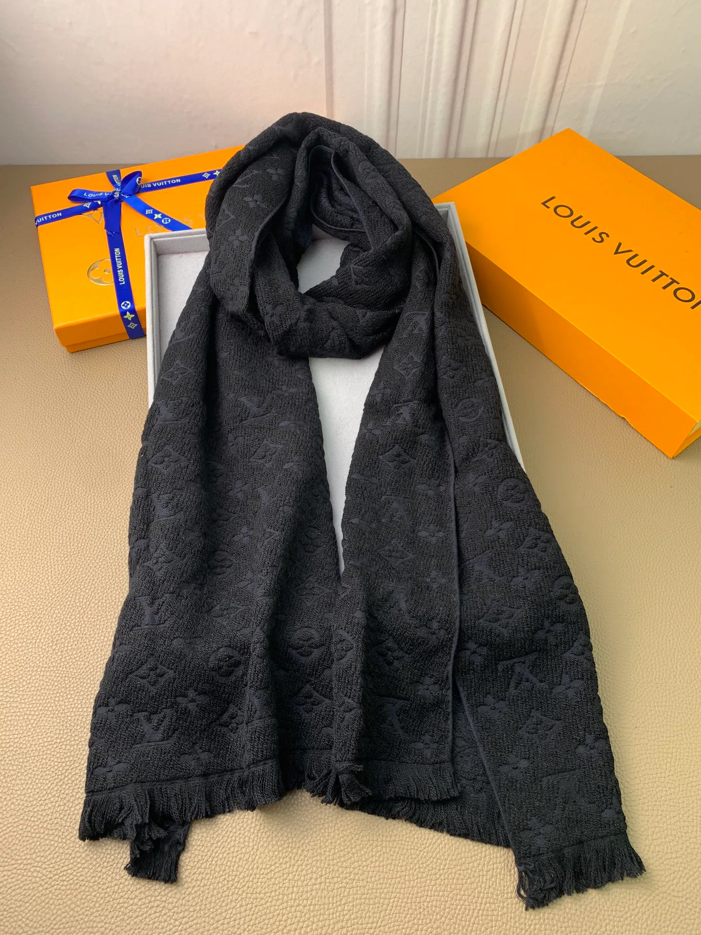Шарфы Louis Vuitton 18525765