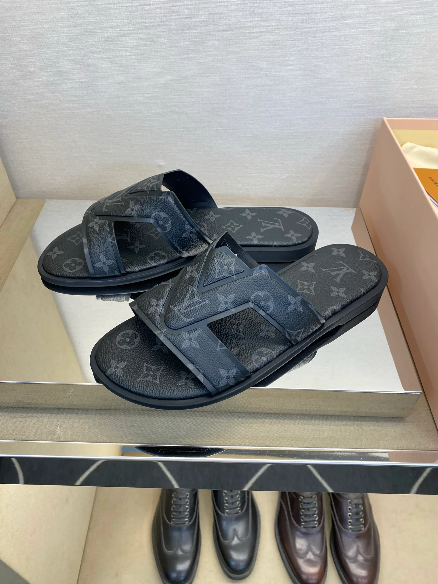 Шлепанцы Мужские Louis Vuitton 13080179