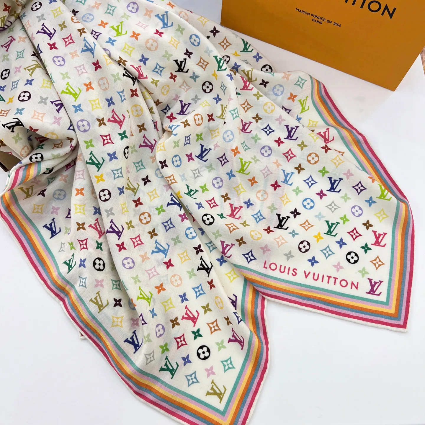 Шарфы Louis Vuitton 590009