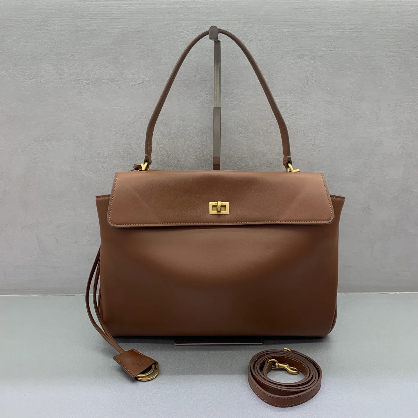 Классические Сумки Женские Balenciaga 18136466