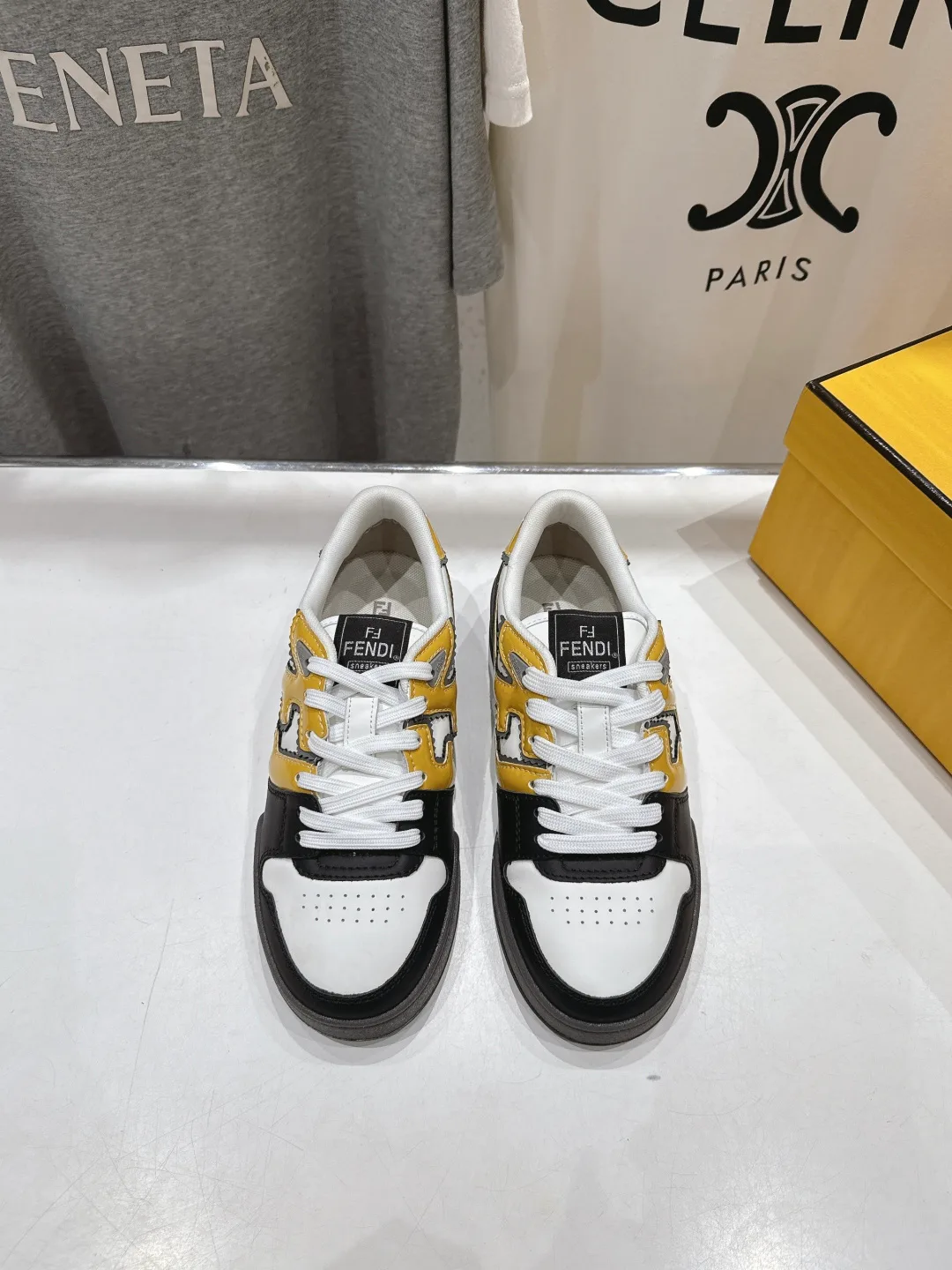 Кроссовки Женские Fendi 17908429