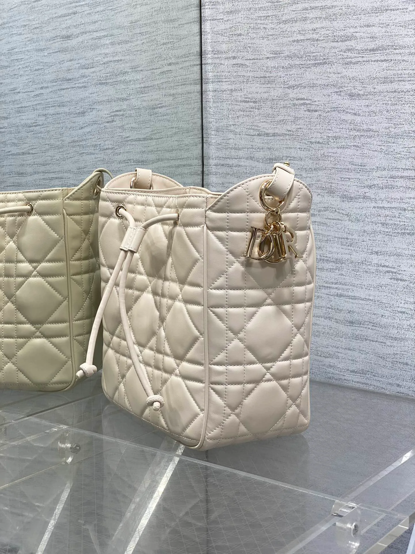 Сумки На Ремне Женские Fendi 4570385