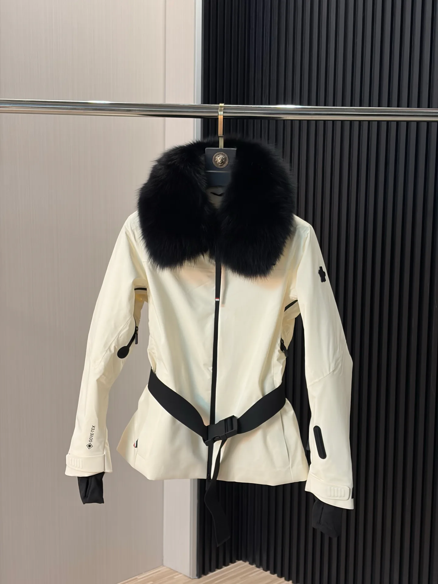 Куртки И Пуховики Женские Moncler 18758222