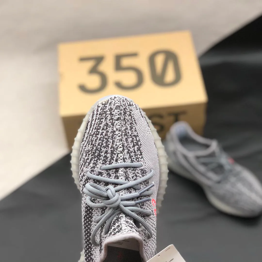 Кроссовки Женские Yeezy 17388164