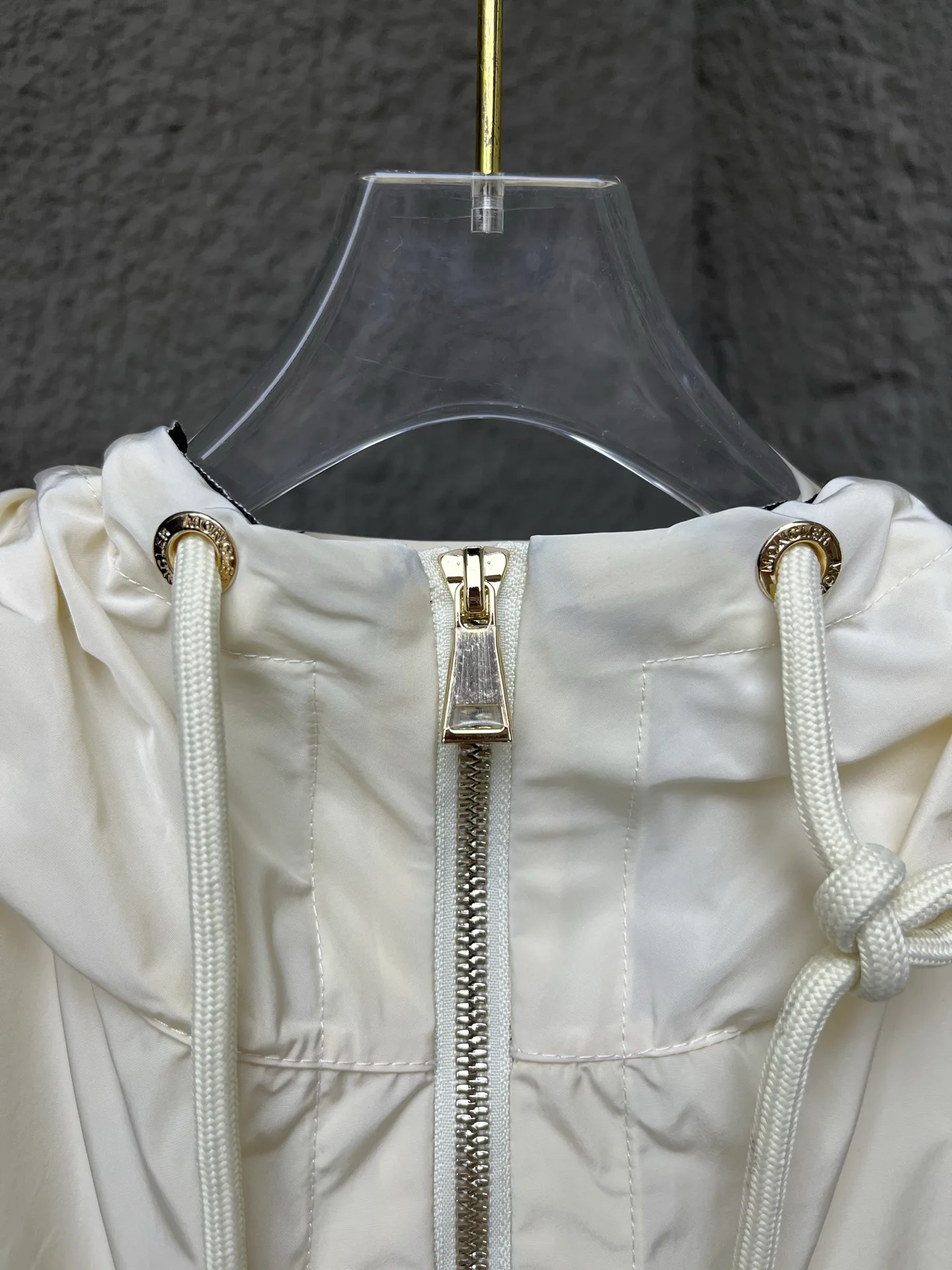 Куртки И Пуховики Женские Moncler 11862713