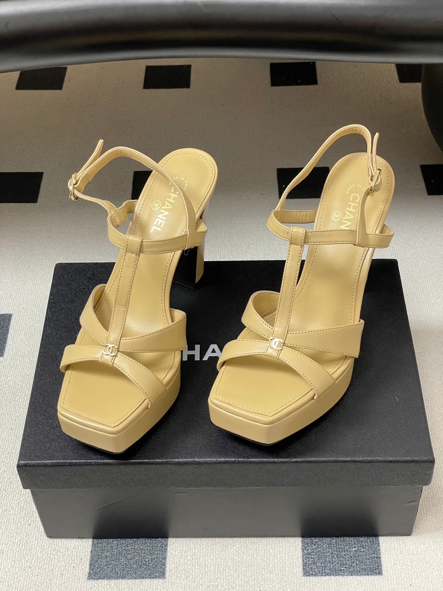 Босоножки Женские Chanel 12936263