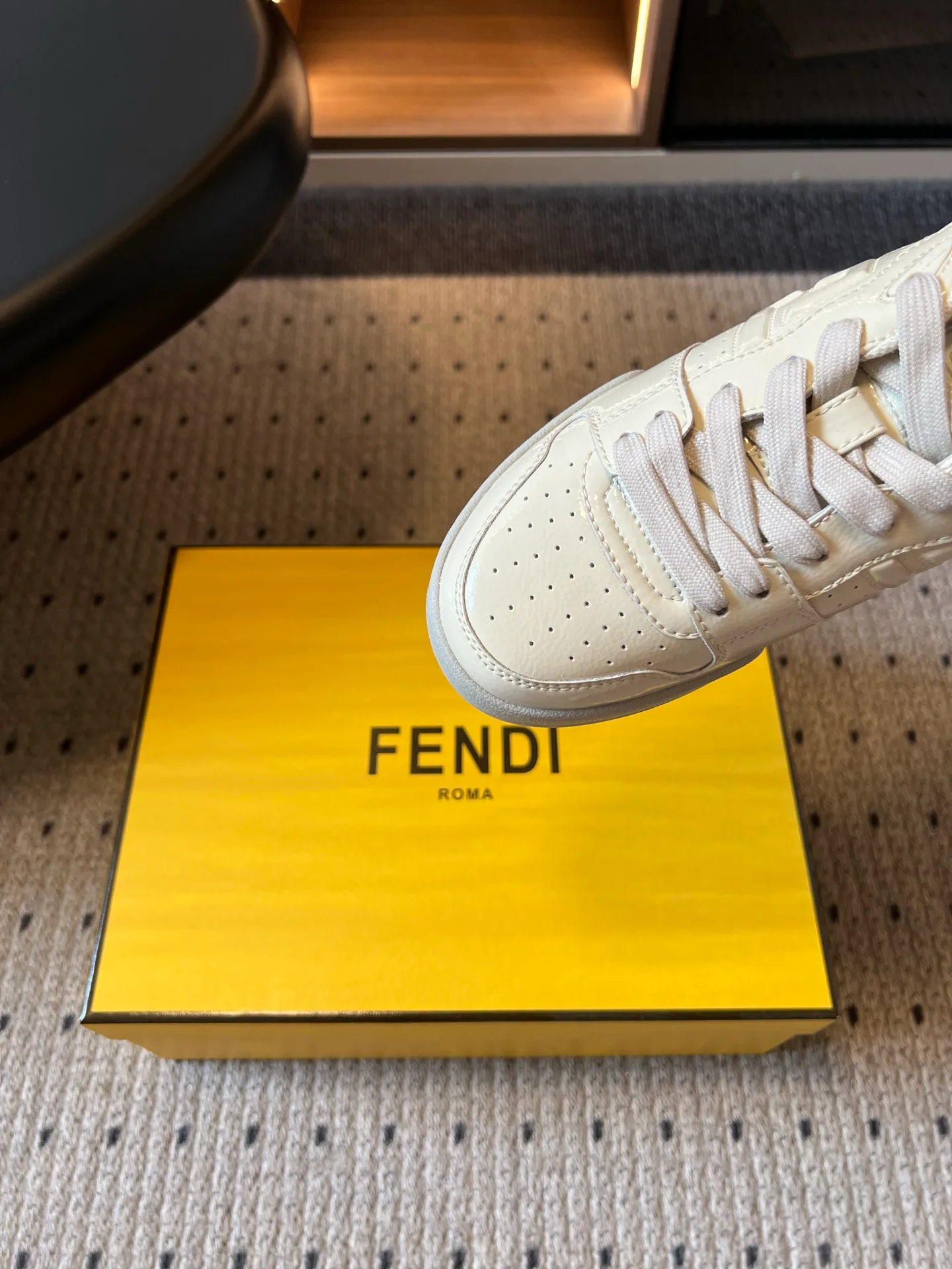Кроссовки Женские Fendi 18121018