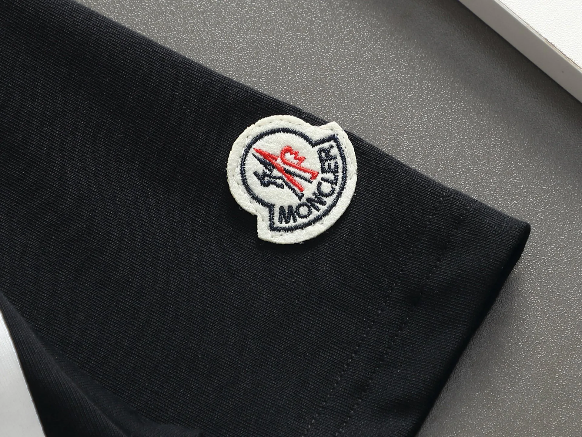 Футболки Женские Moncler 1617516