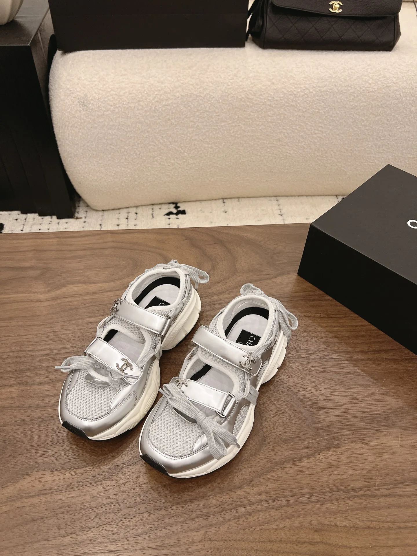 Кроссовки Женские Chanel 16915785