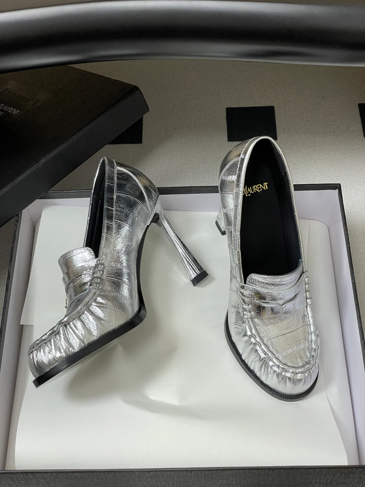 Туфли Женские Saint Laurent 551816