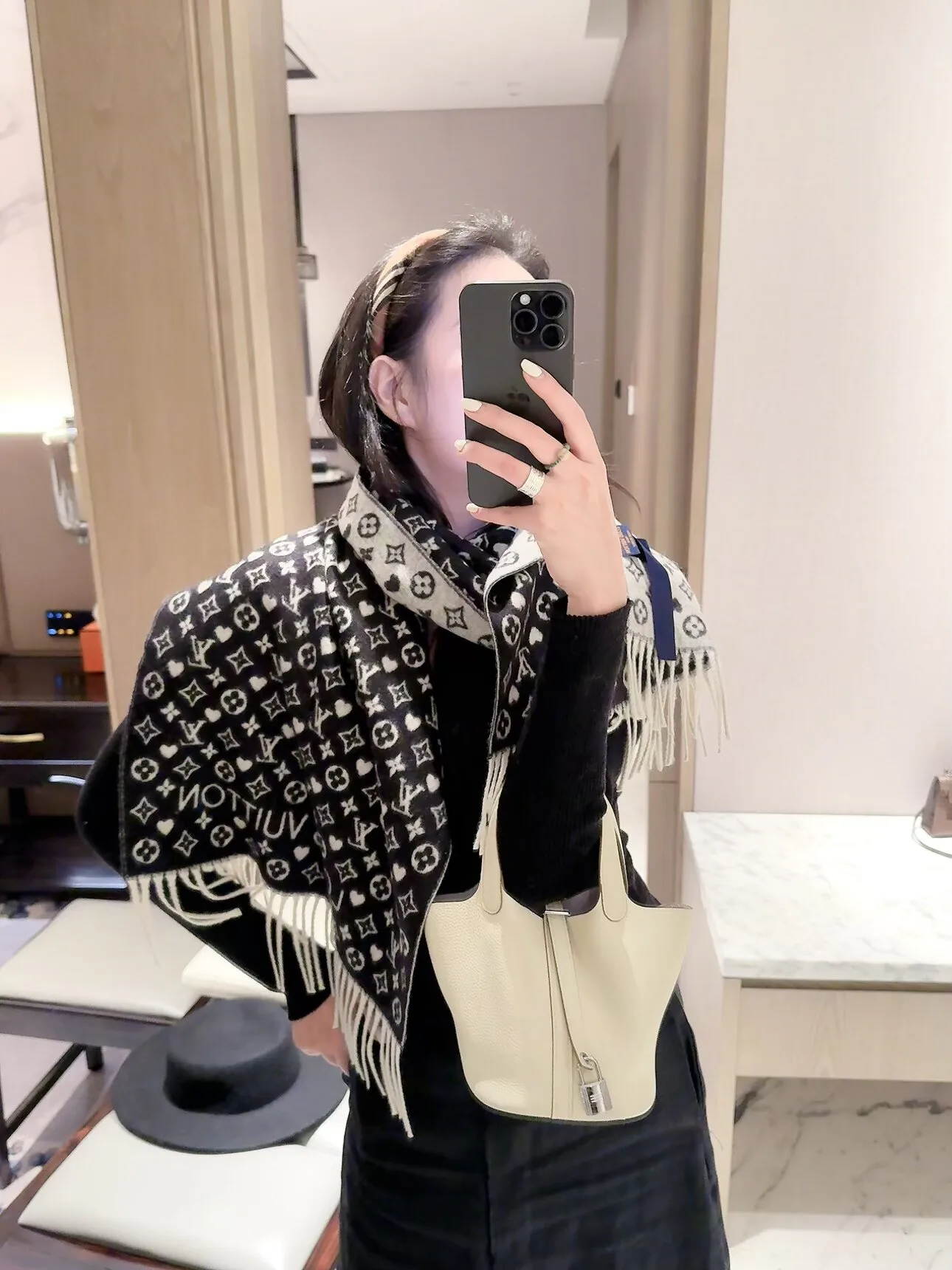 Шарфы Louis Vuitton 18450152