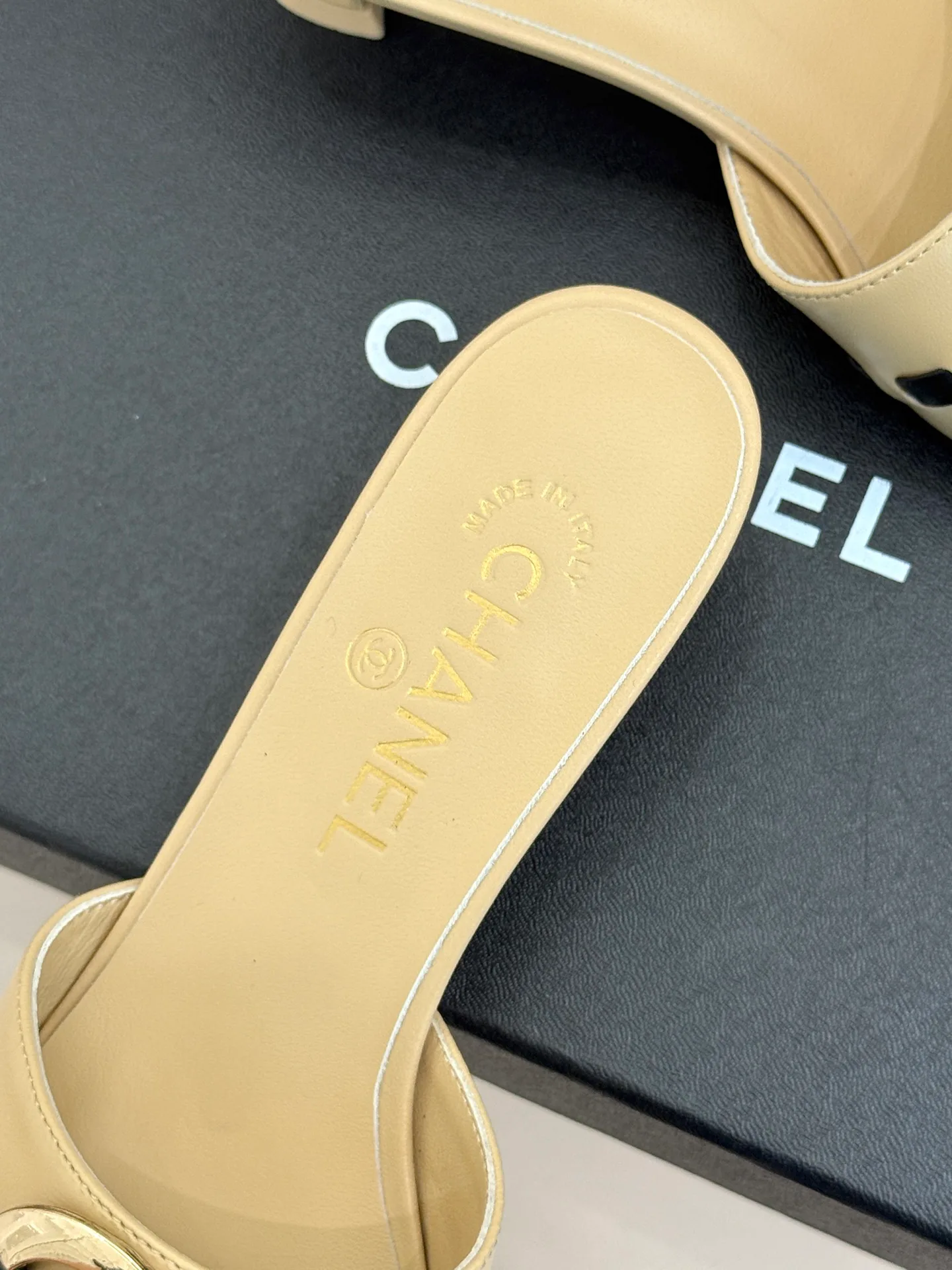 Босоножки Женские Chanel 17025704