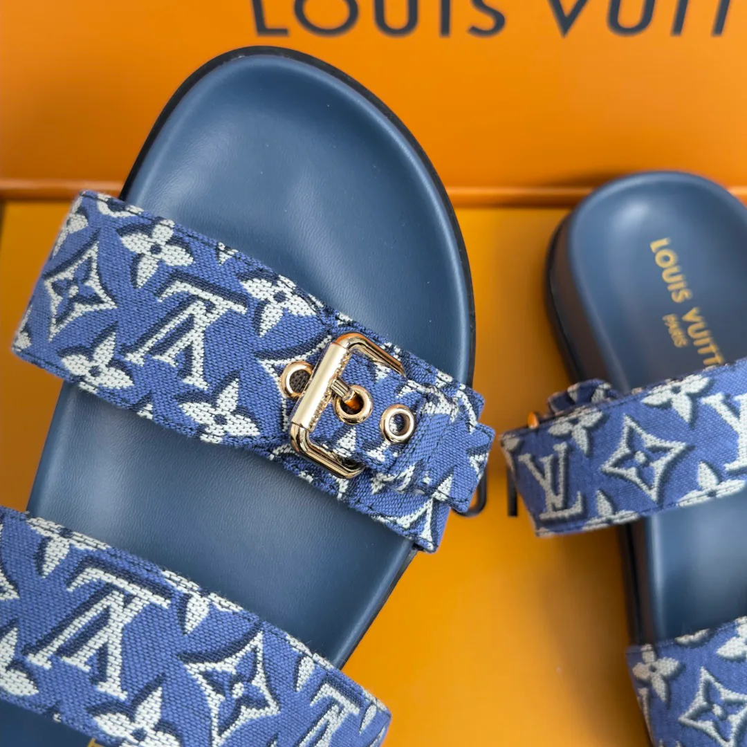 Шлепанцы Женские Louis Vuitton 17780720