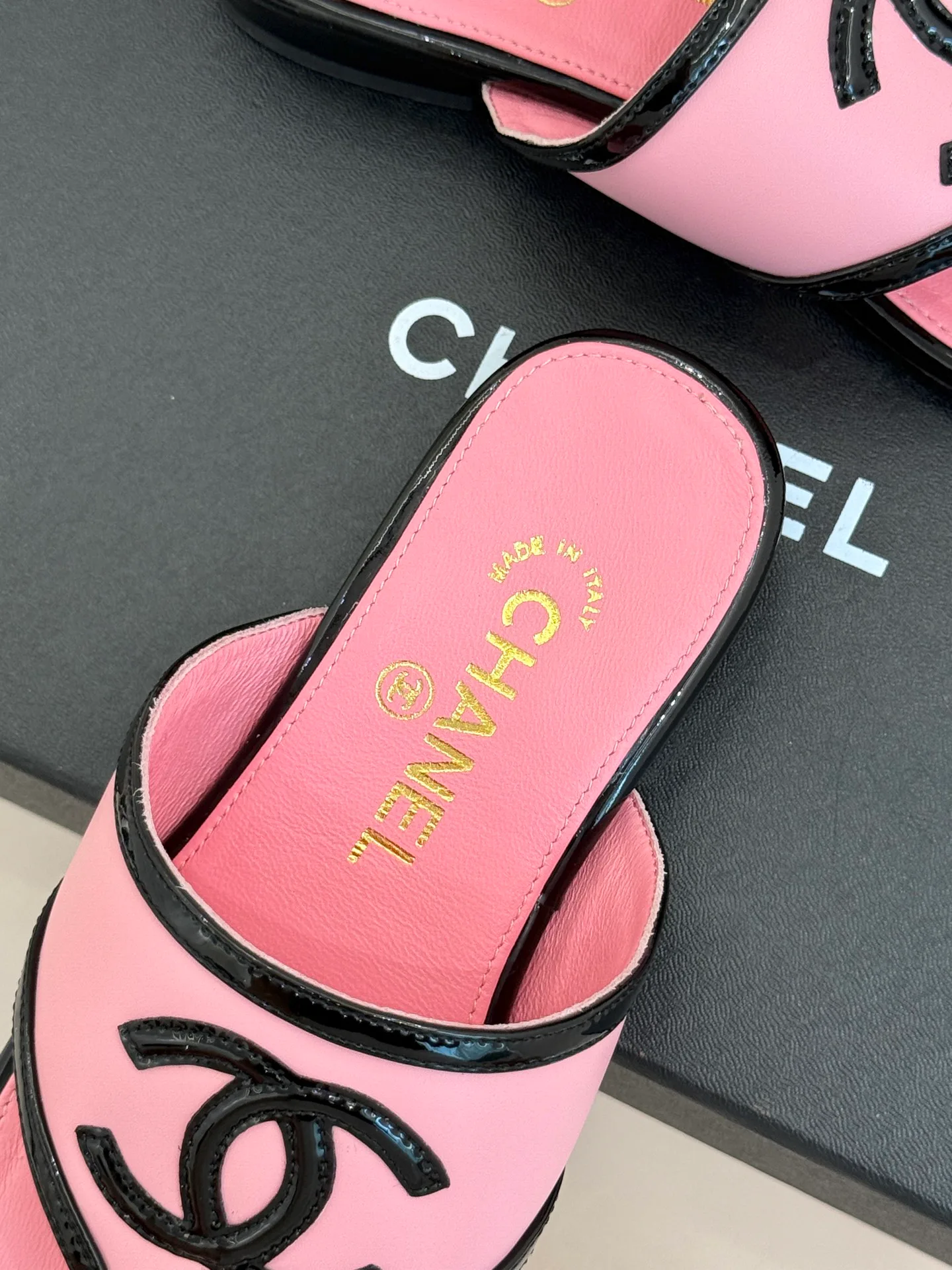Шлепанцы Женские Chanel 17425290