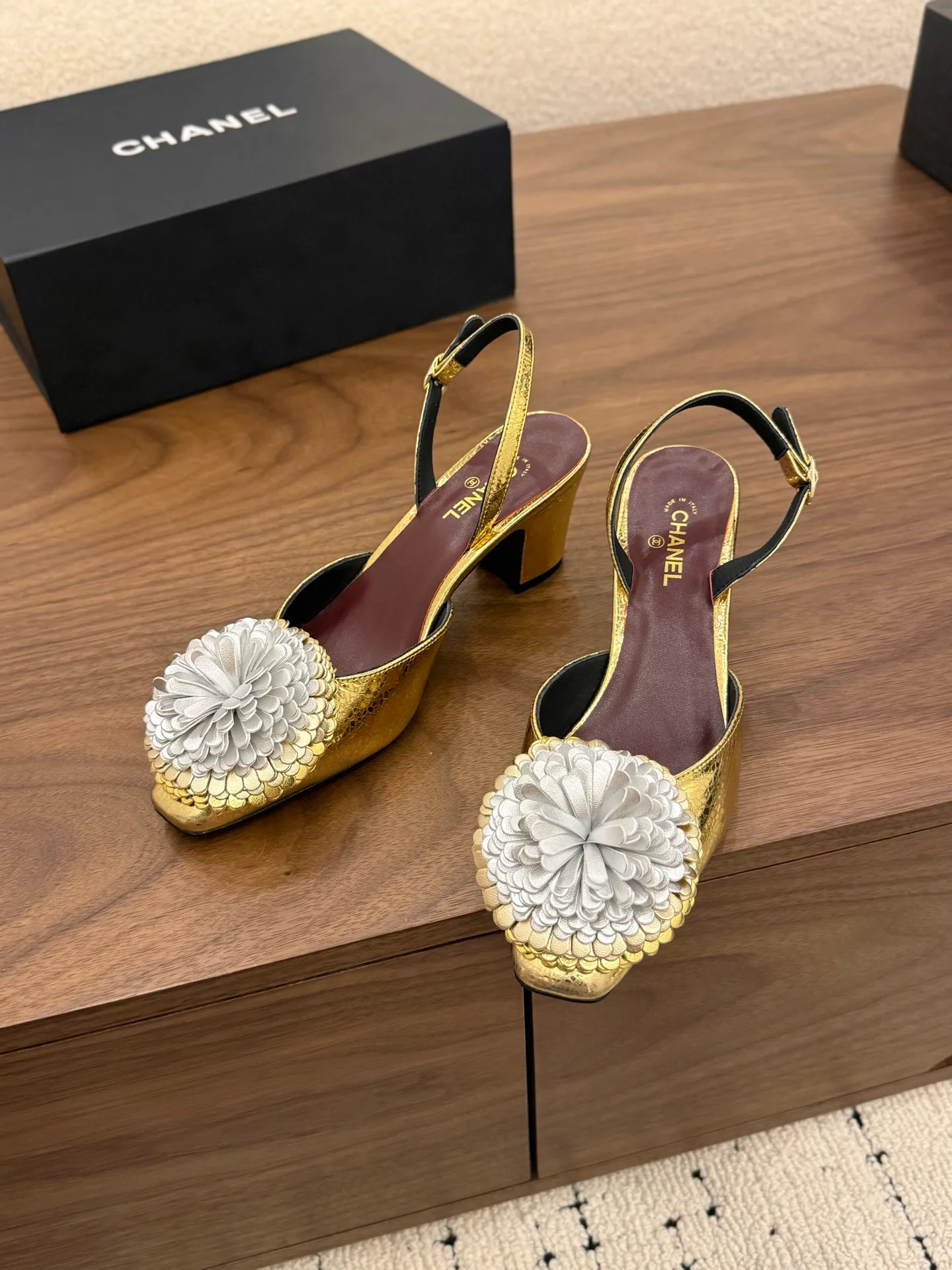 Сандалии Женские Chanel 13444911