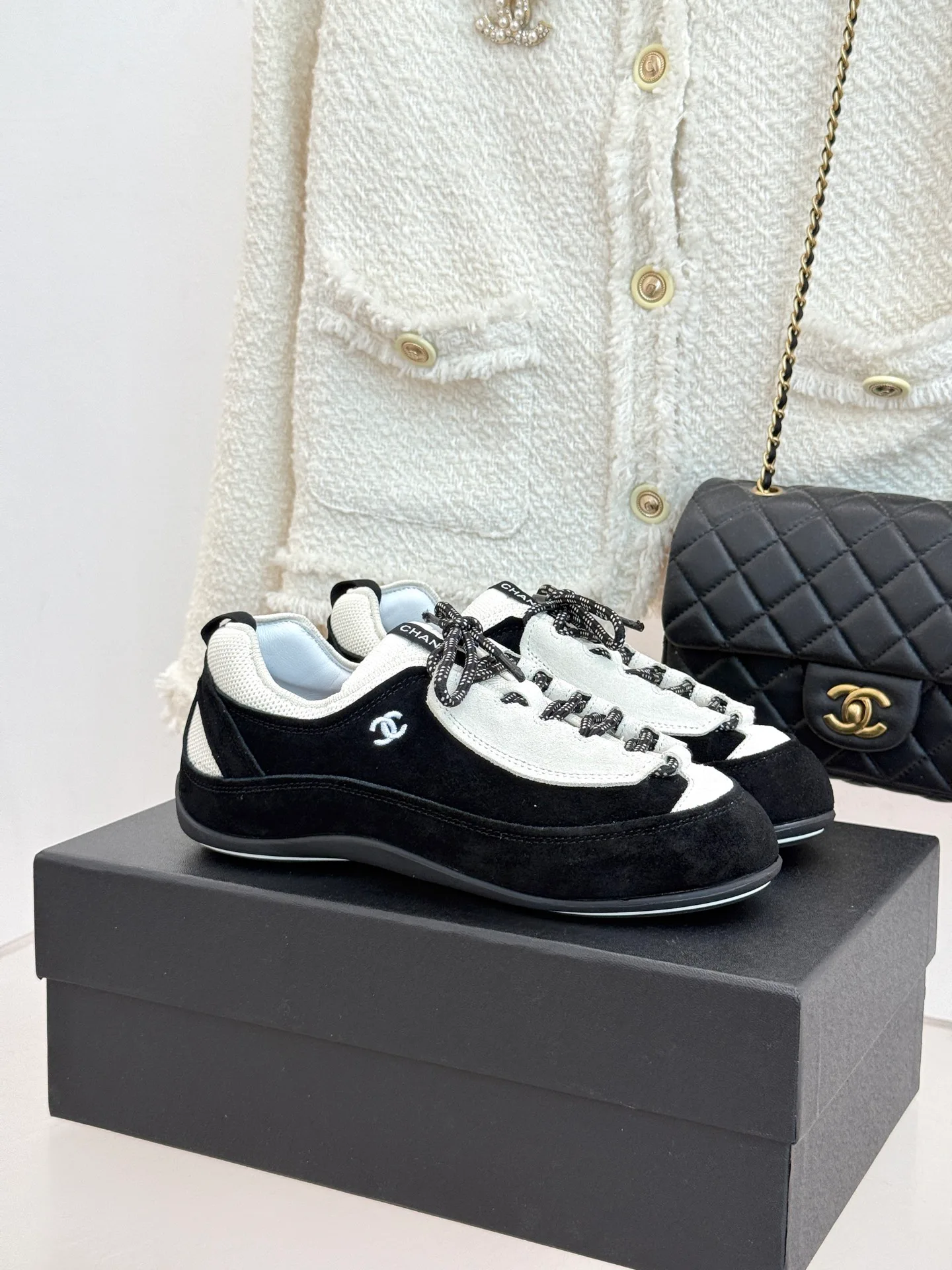 Кроссовки Женские Chanel 17025638