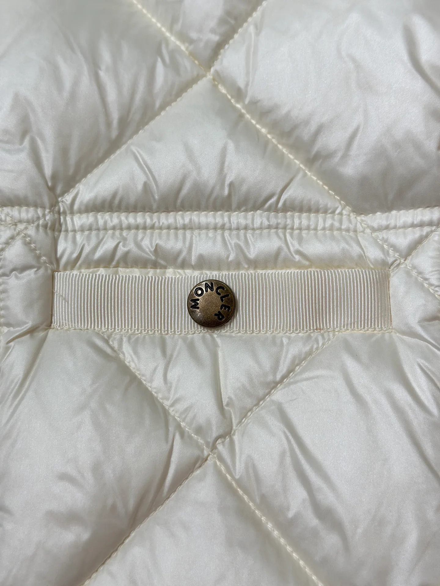 Куртки И Пуховики Женские Moncler 18106079