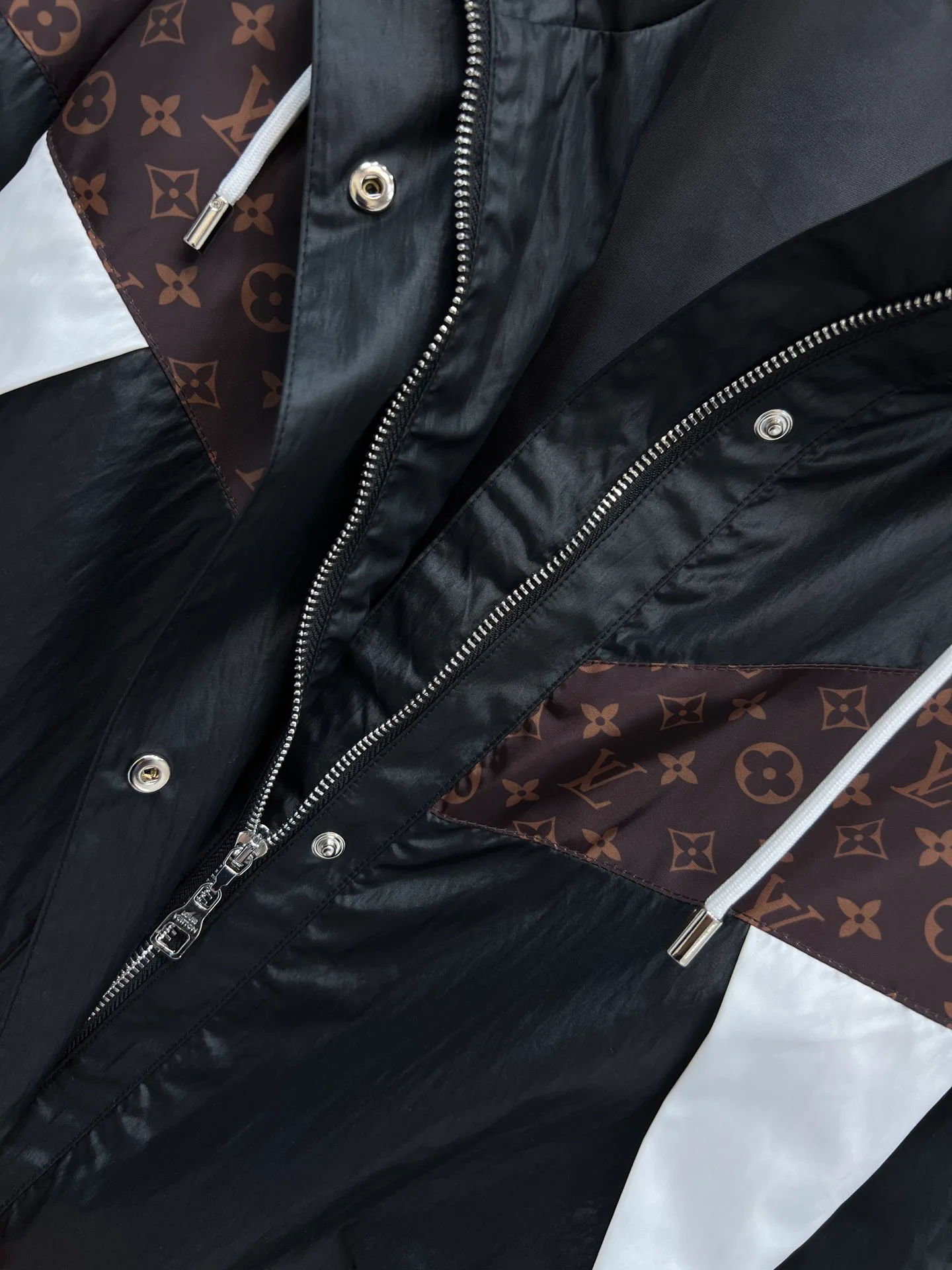 Куртки И Пуховики Женские Louis Vuitton 1886794