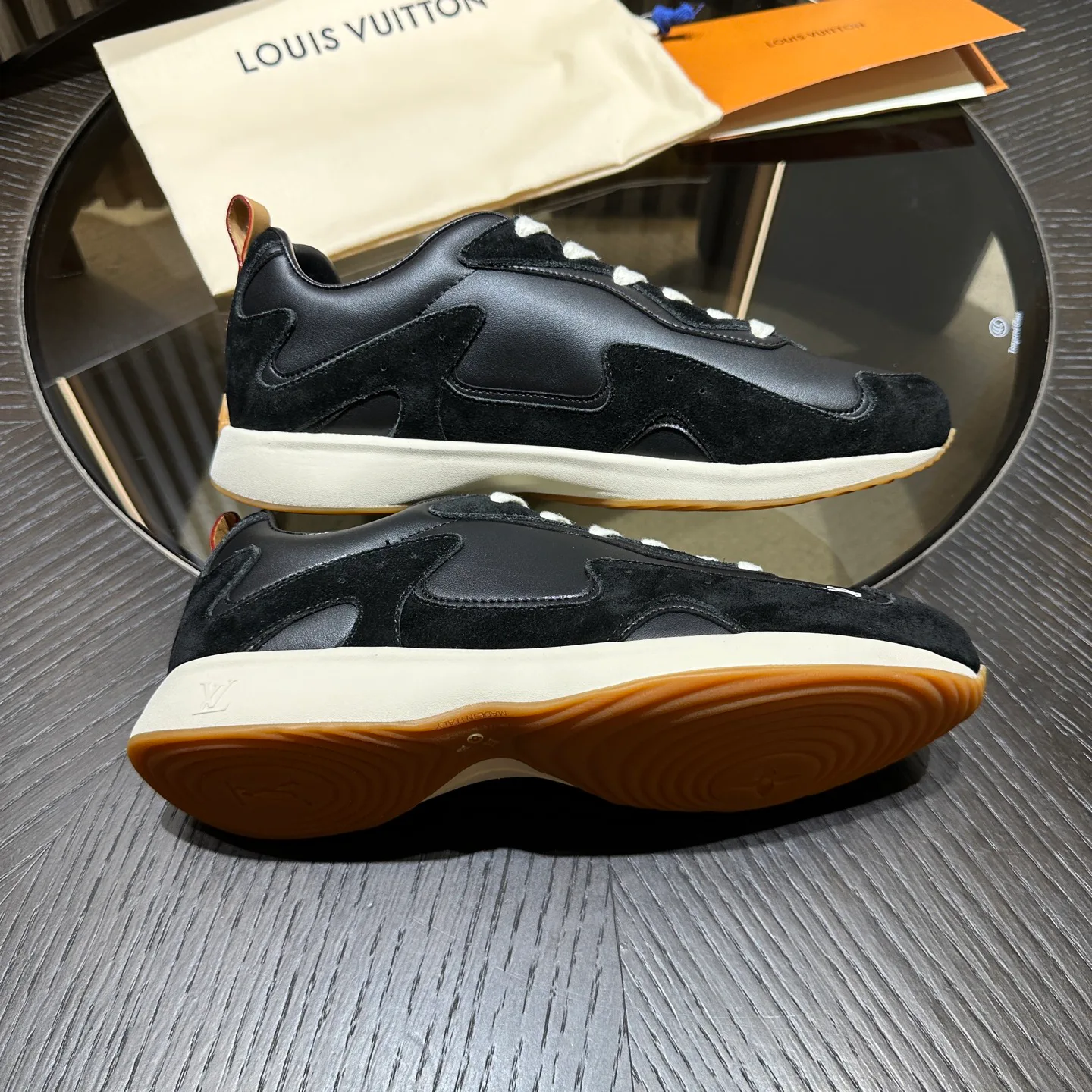Кроссовки Мужские Louis Vuitton 18694043