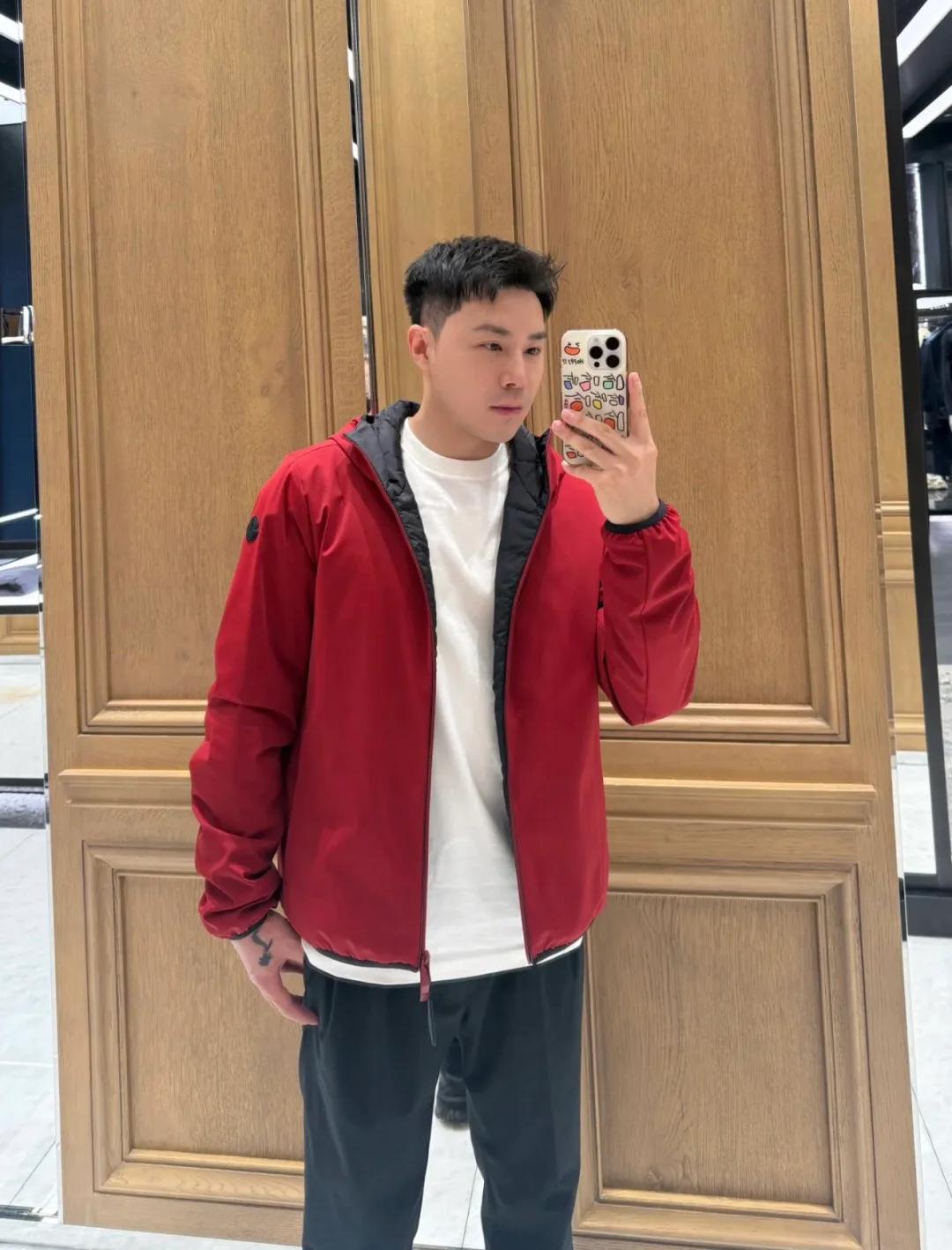 Куртки И Пуховики Мужские Moncler 618520