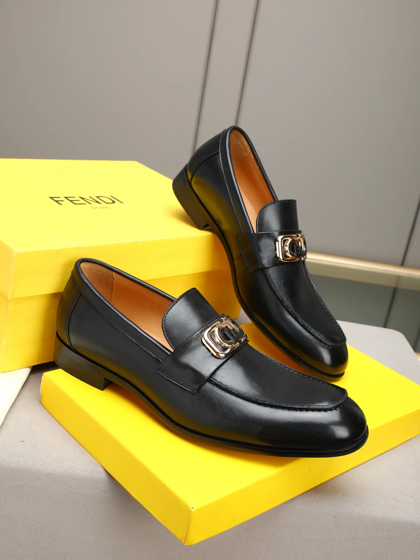 Лоферы И Туфли Мужские Fendi 19631191