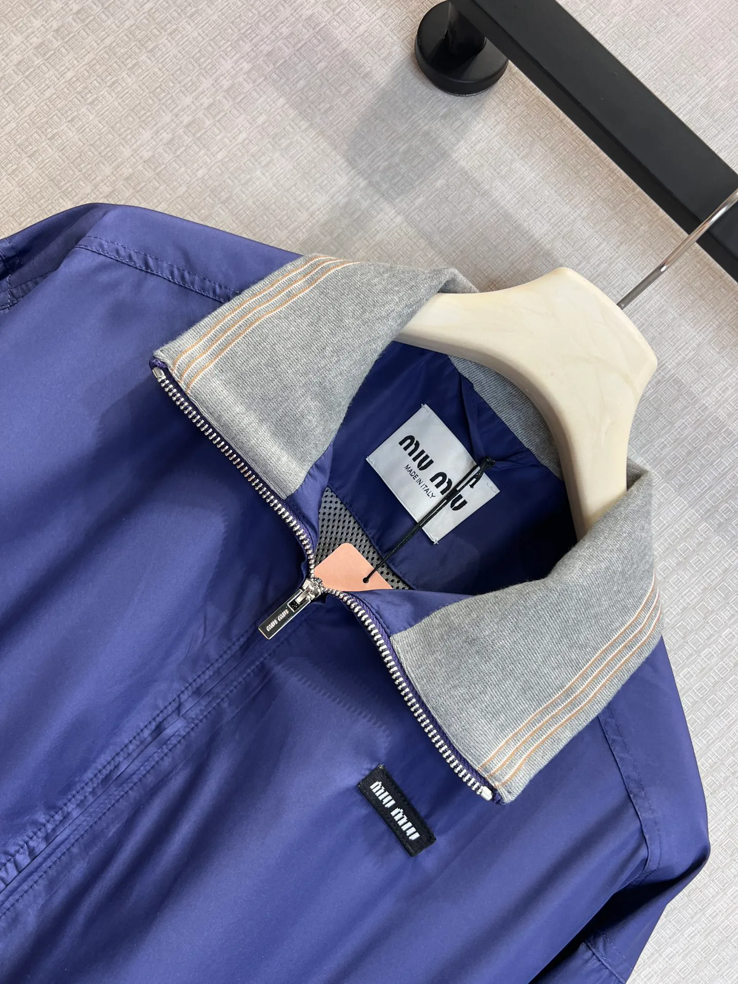Куртки И Пуховики Женские Miu Miu 10877422